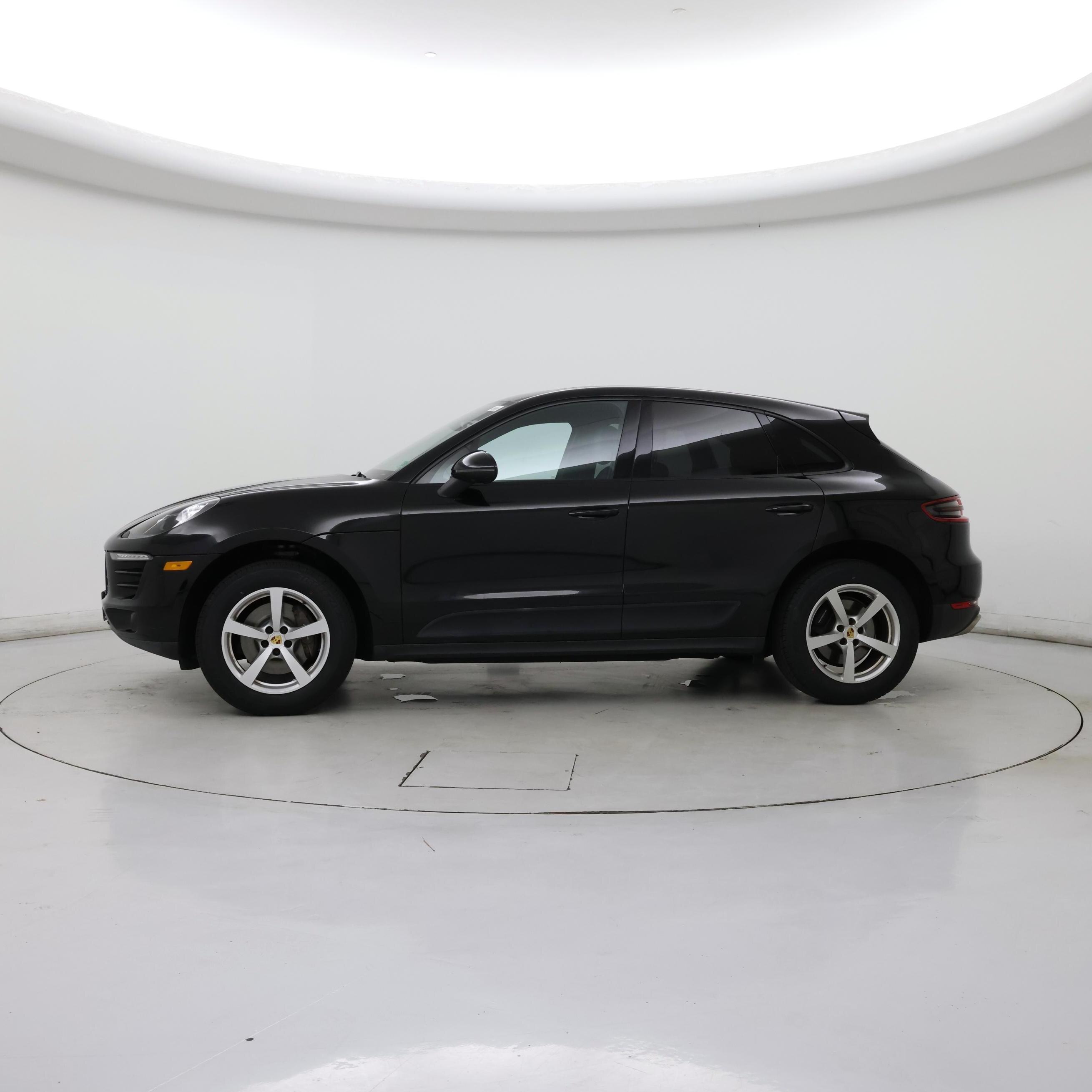 Thumbnail: 2018 Porsche Macan - 3