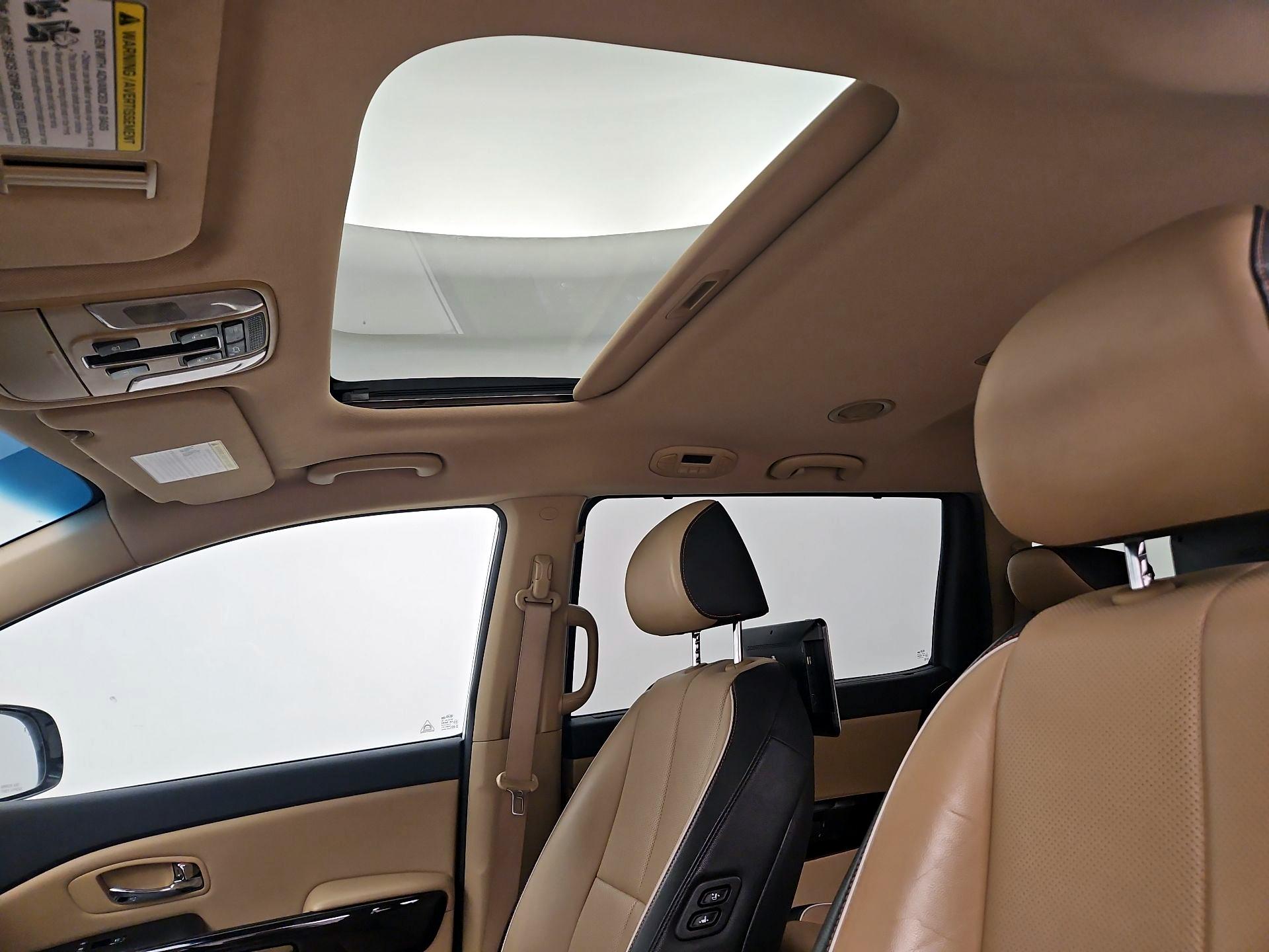 Thumbnail: 2019 Kia Sedona - 19