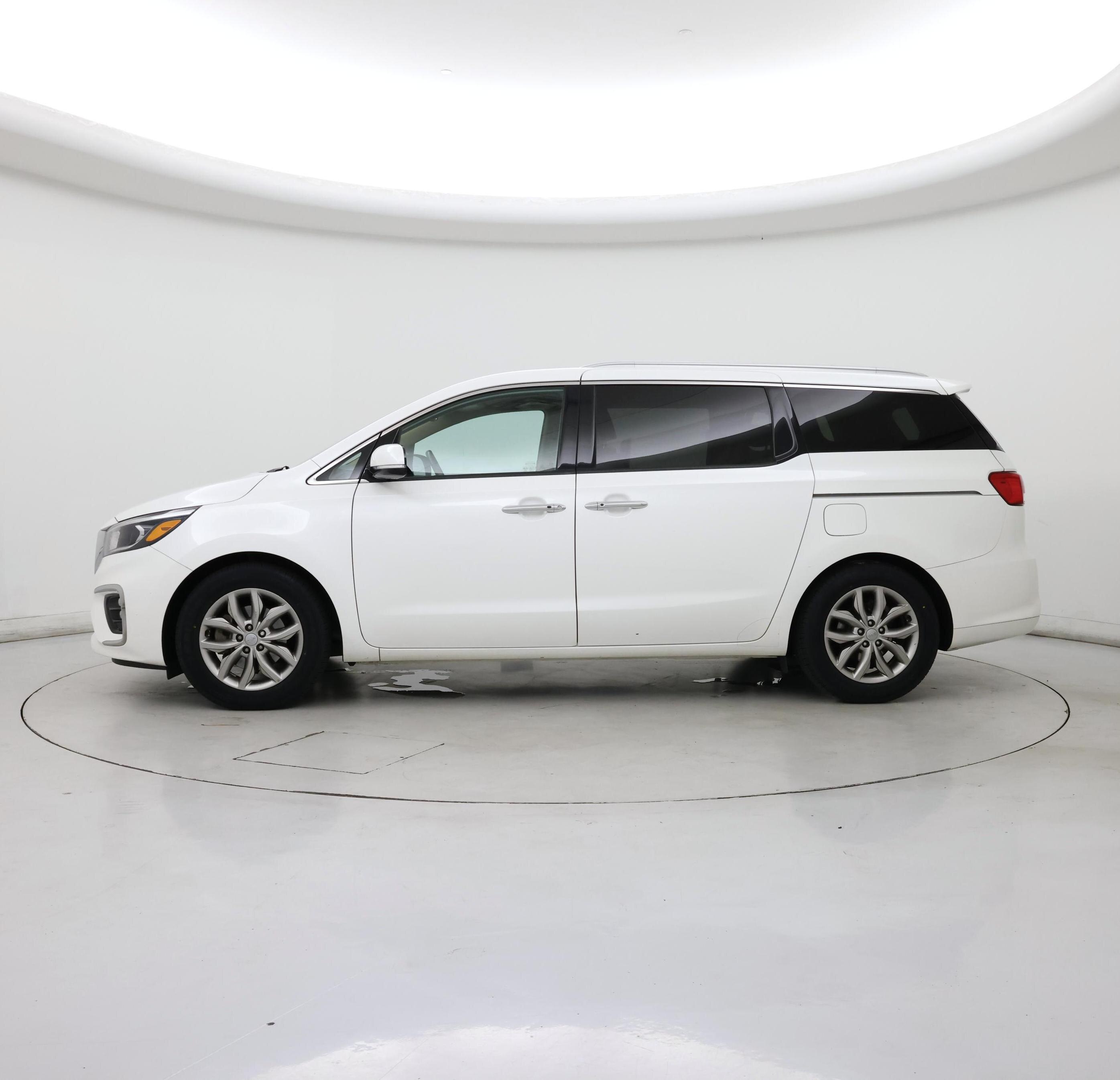 Thumbnail: 2019 Kia Sedona - 3