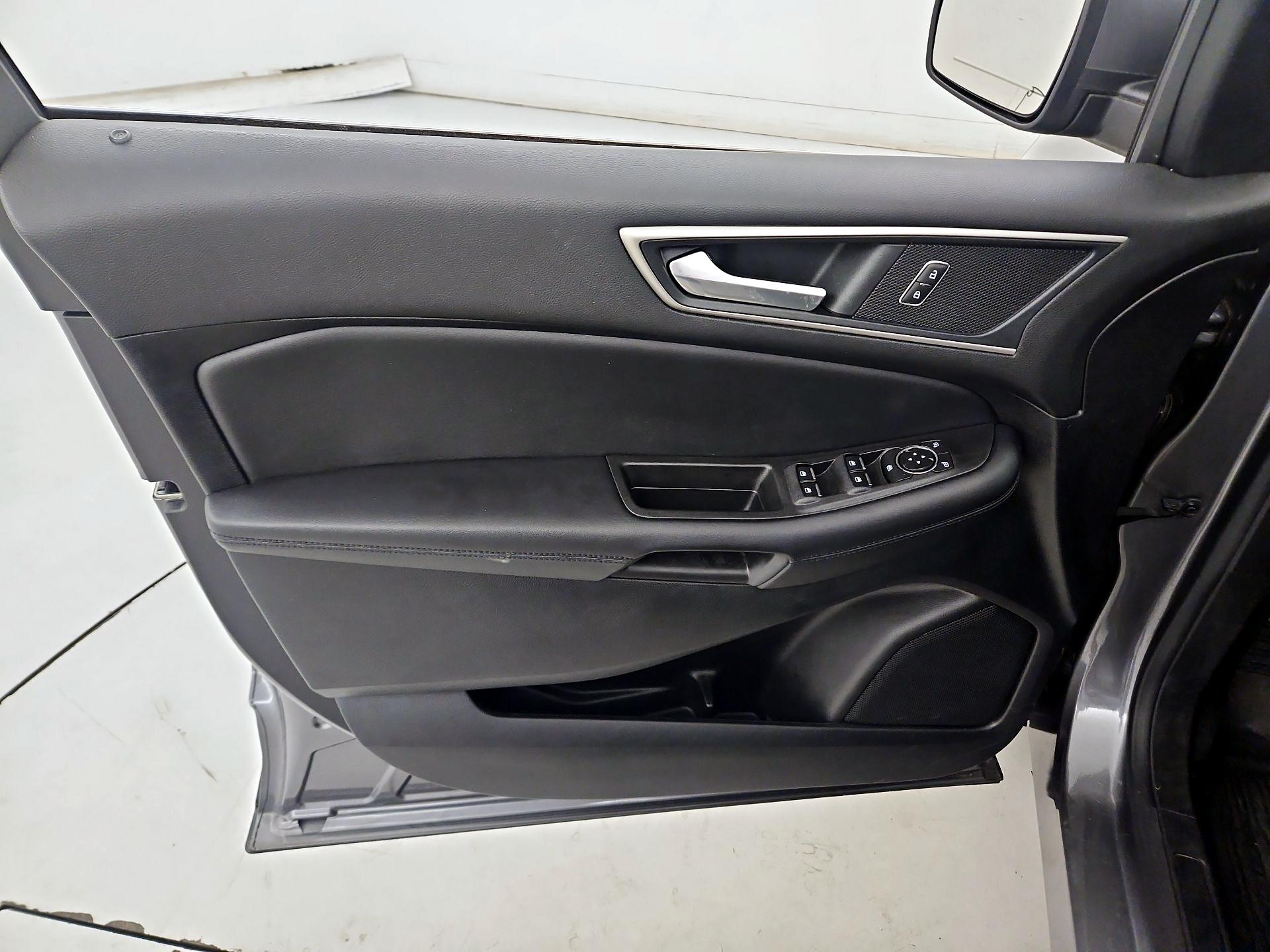Thumbnail: 2022 Ford Edge - 12