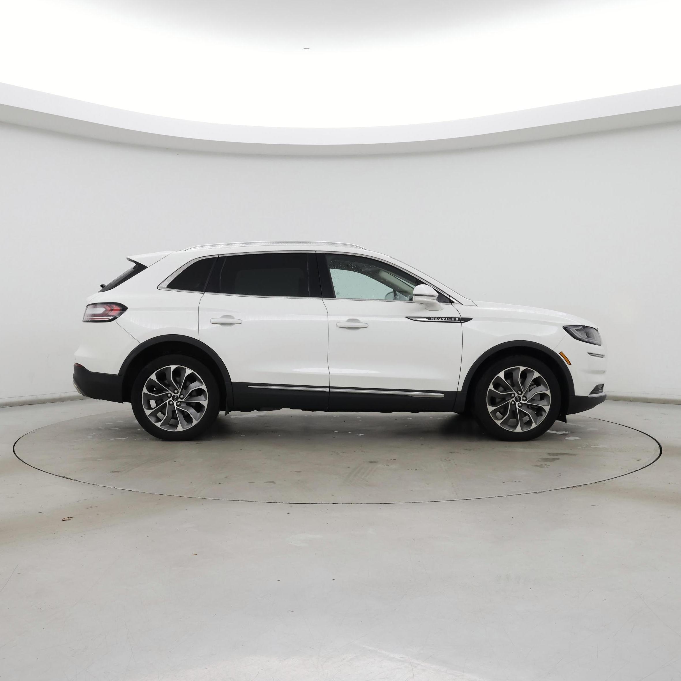 Thumbnail: 2022 Lincoln Nautilus - 7