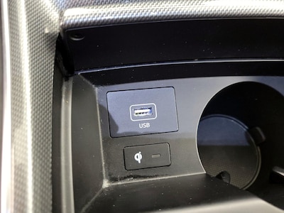 USB/AUX Ports