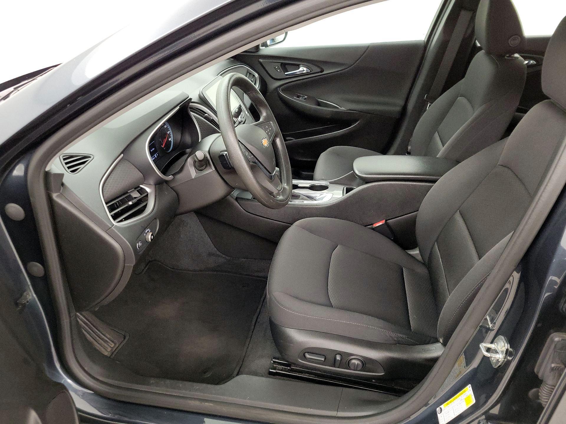 Thumbnail: 2021 Chevrolet Malibu - 11