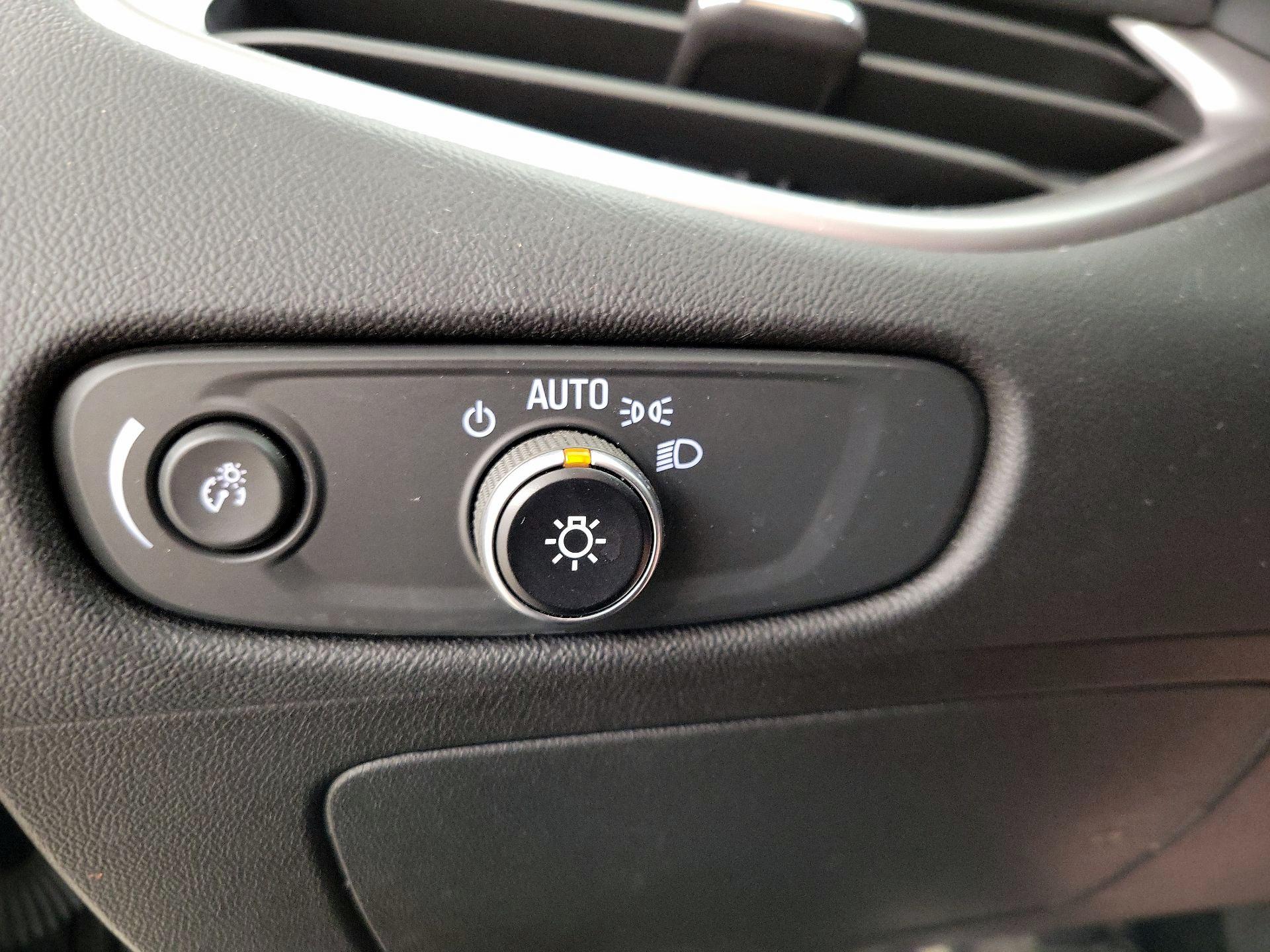 Thumbnail: 2021 Chevrolet Malibu - 13