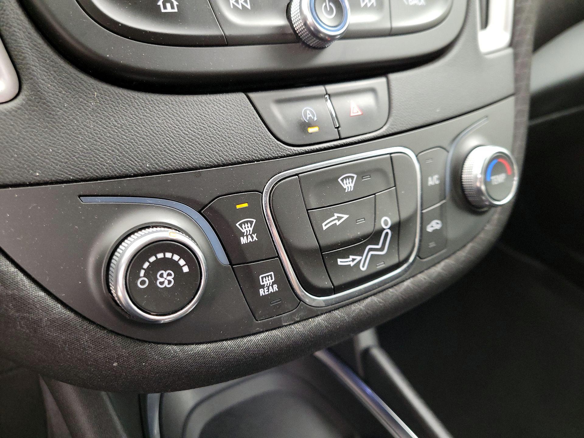 Thumbnail: 2021 Chevrolet Malibu - 17