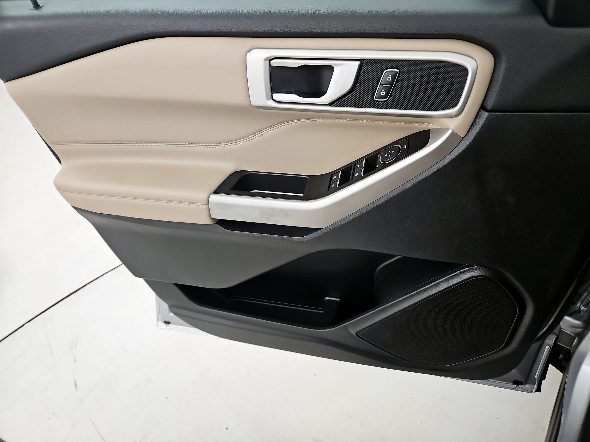 Thumbnail: 2022 Ford Explorer - 12