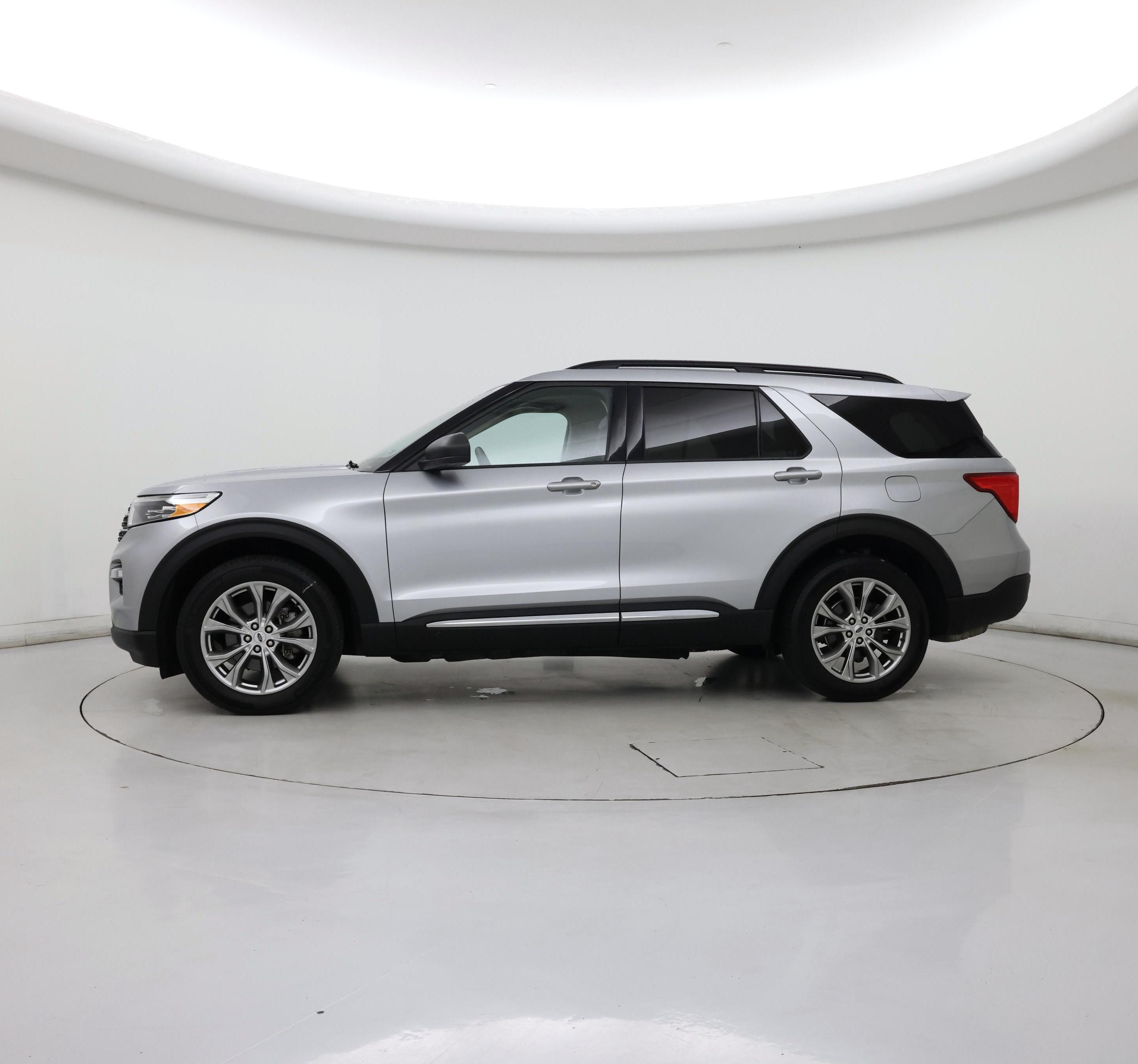 Thumbnail: 2022 Ford Explorer - 3