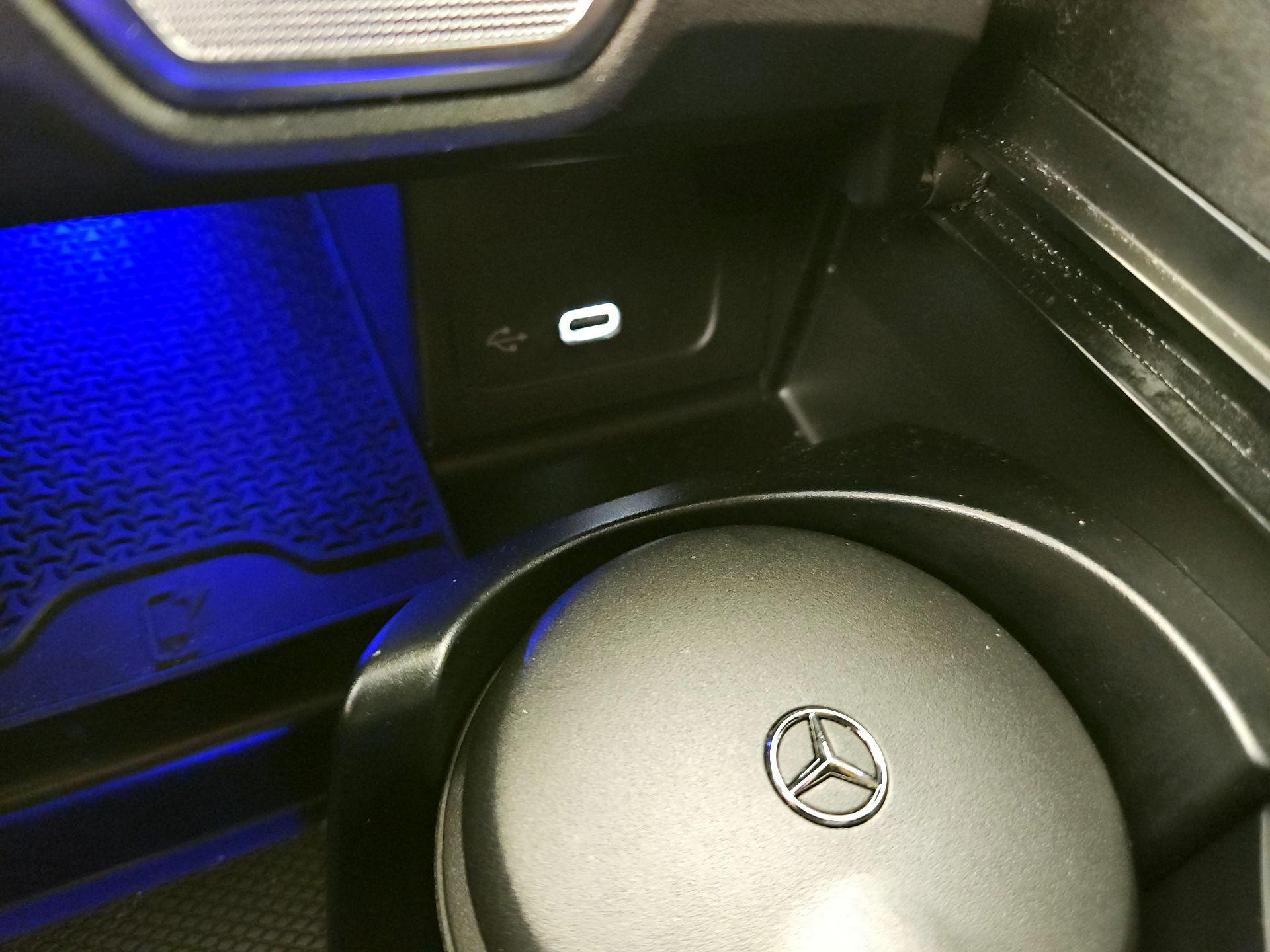 Thumbnail: 2022 Mercedes-Benz C-Class - 19