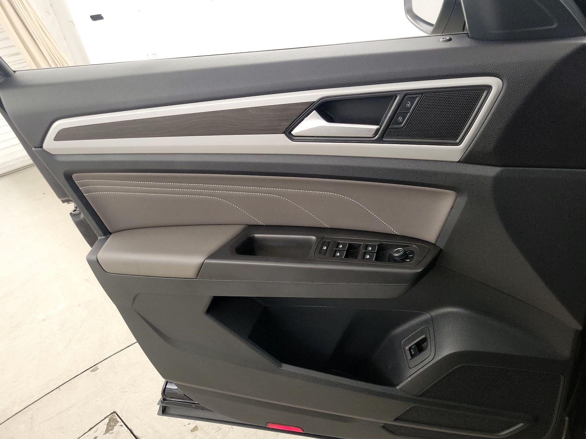 Thumbnail: 2023 Volkswagen Atlas - 12