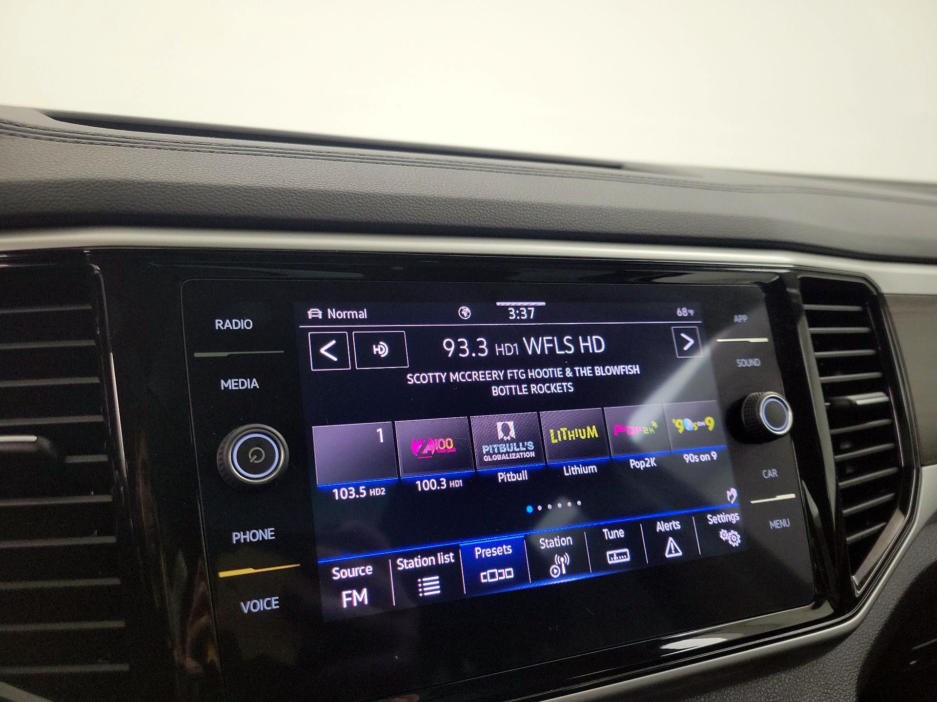 Thumbnail: 2023 Volkswagen Atlas - 15