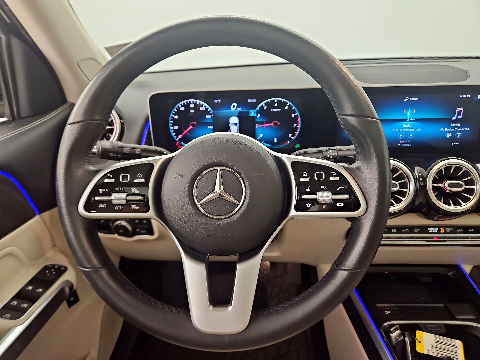 Thumbnail: 2021 Mercedes-Benz GLB - 10