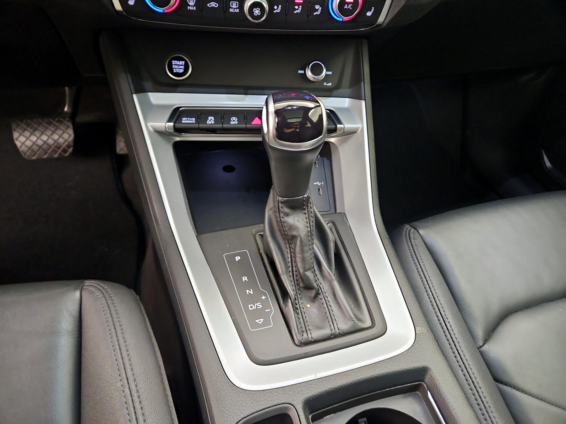 Thumbnail: 2023 Audi Q3 - 17