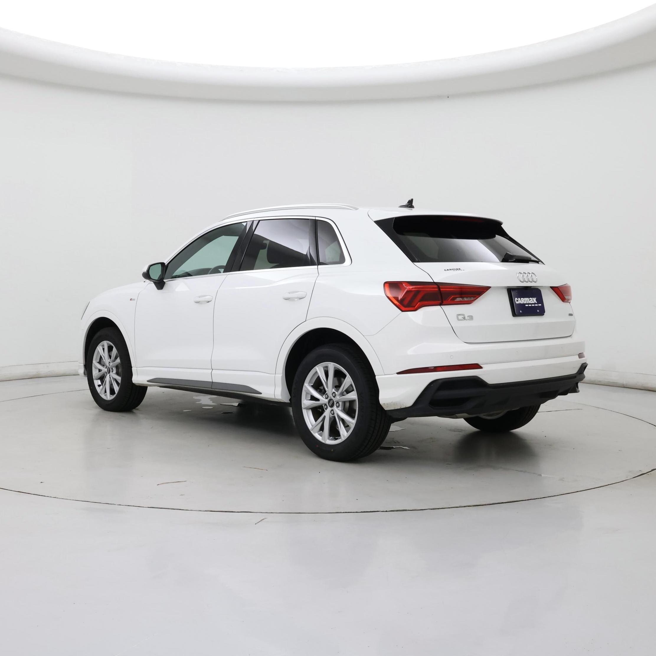 Thumbnail: 2023 Audi Q3 - 2