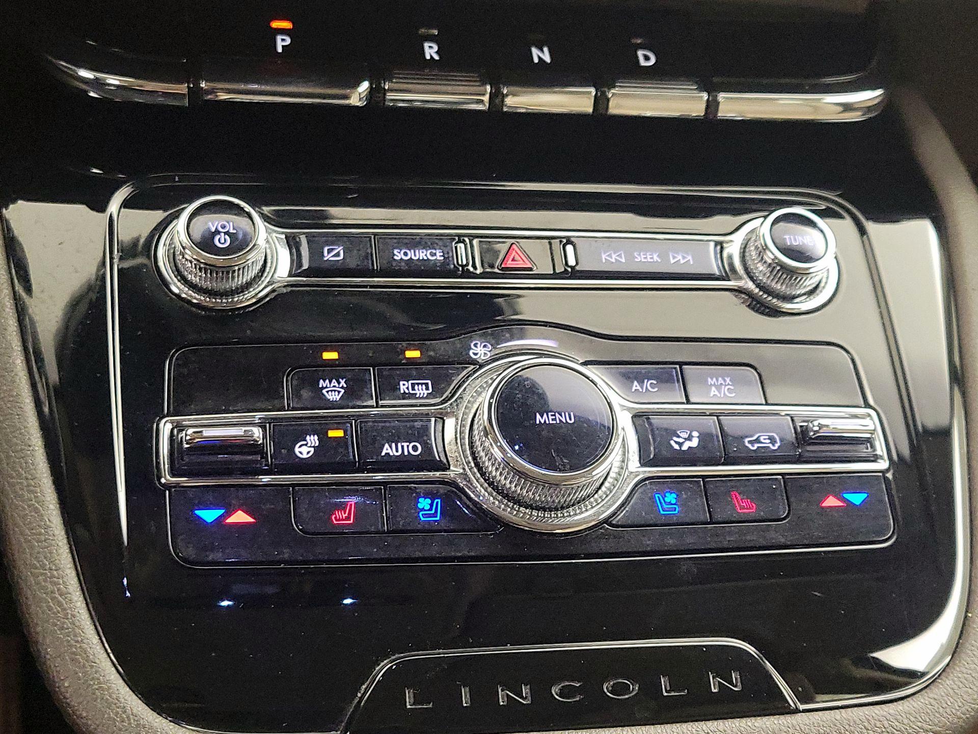 Thumbnail: 2021 Lincoln Corsair - 17