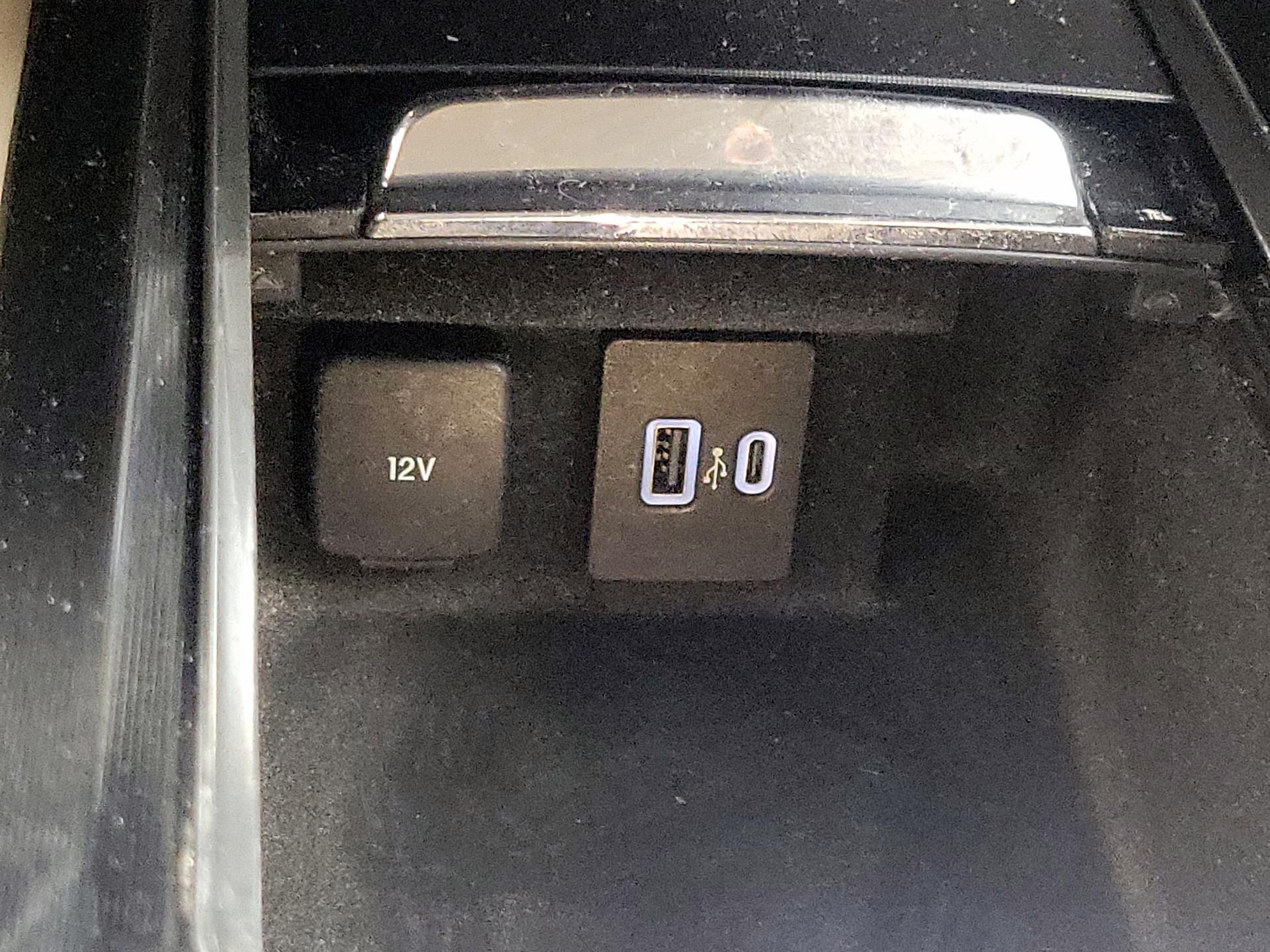 Thumbnail: 2021 Lincoln Corsair - 19