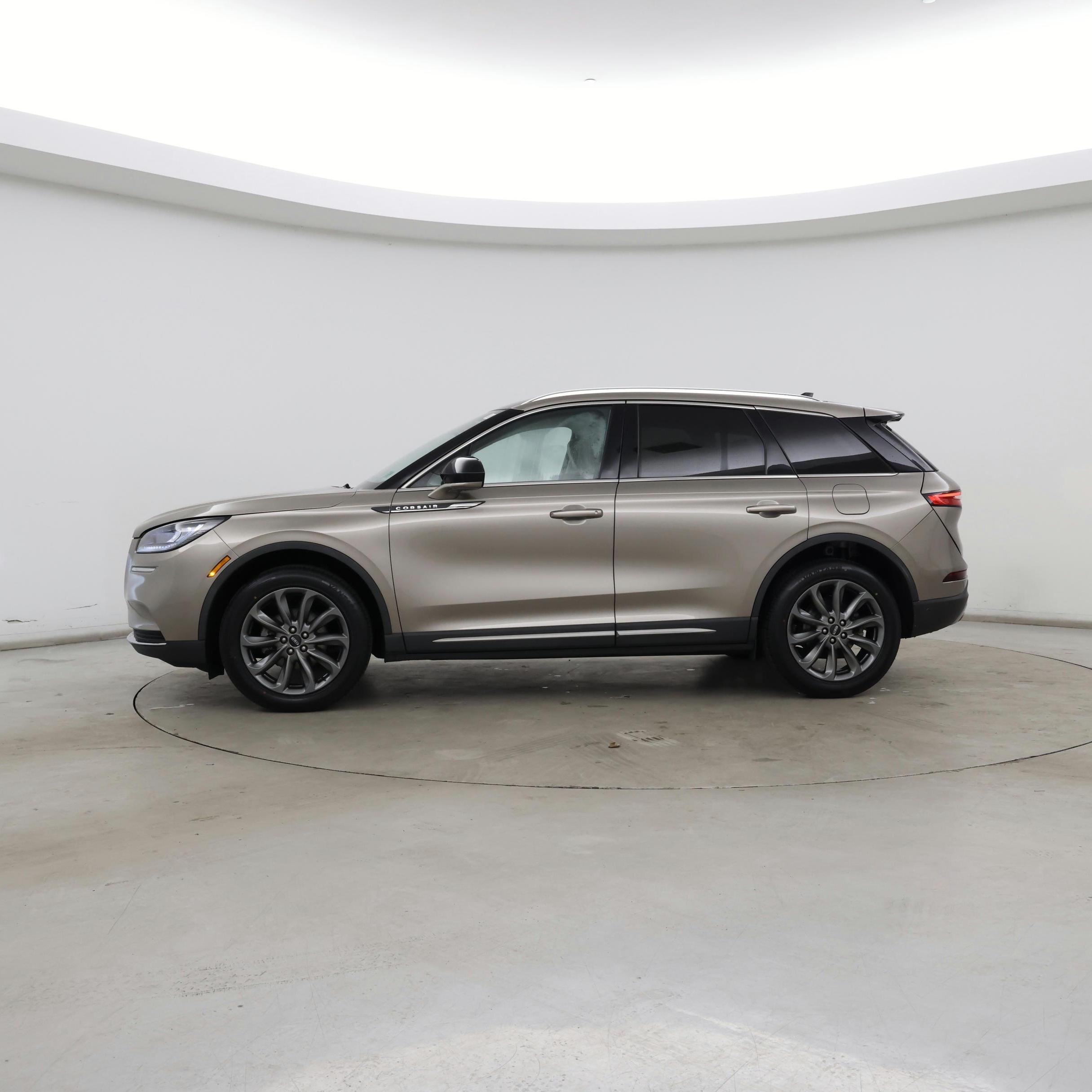 Thumbnail: 2021 Lincoln Corsair - 3