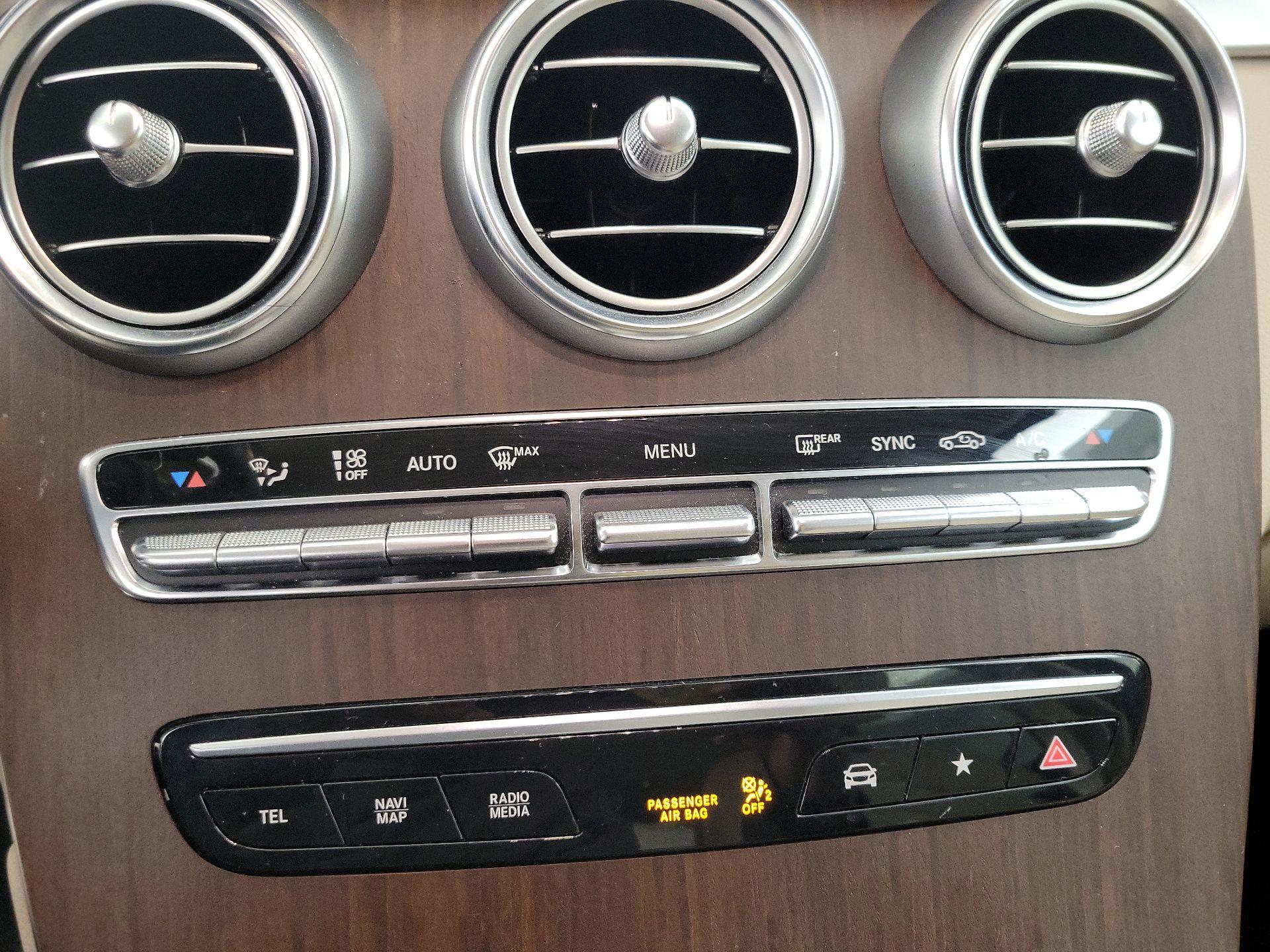 Thumbnail: 2022 Mercedes-Benz GLC - 16