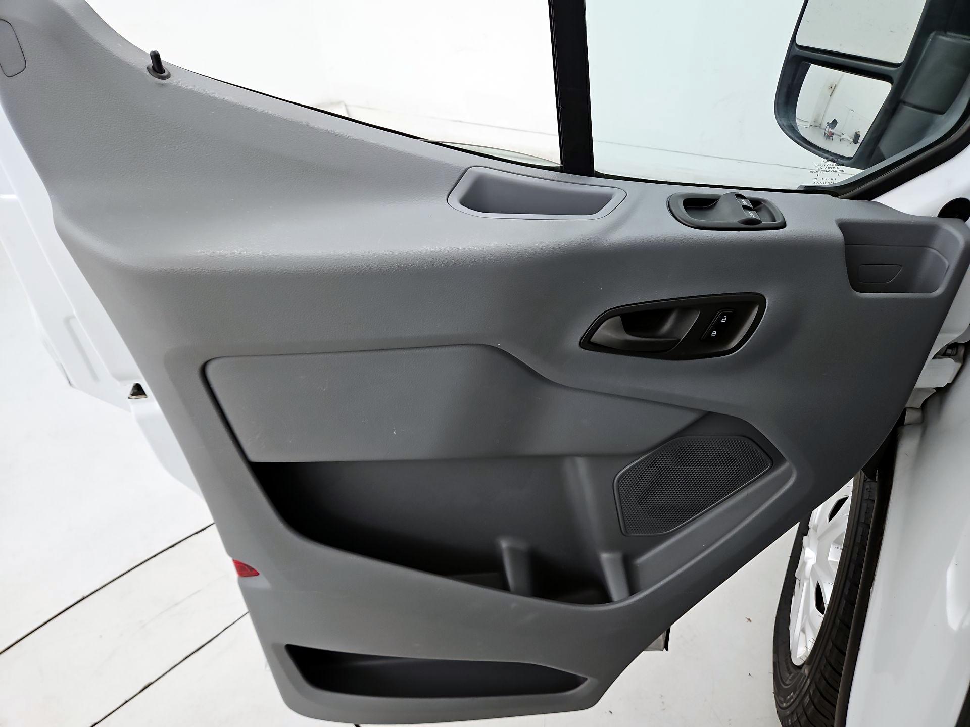 Thumbnail: 2016 Ford Transit Series - 12