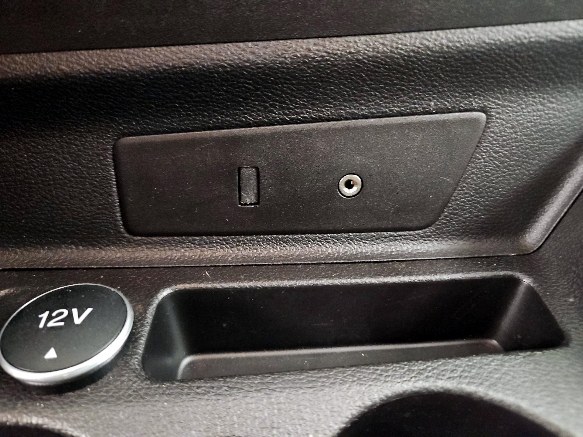 Thumbnail: 2016 Ford Transit Series - 18