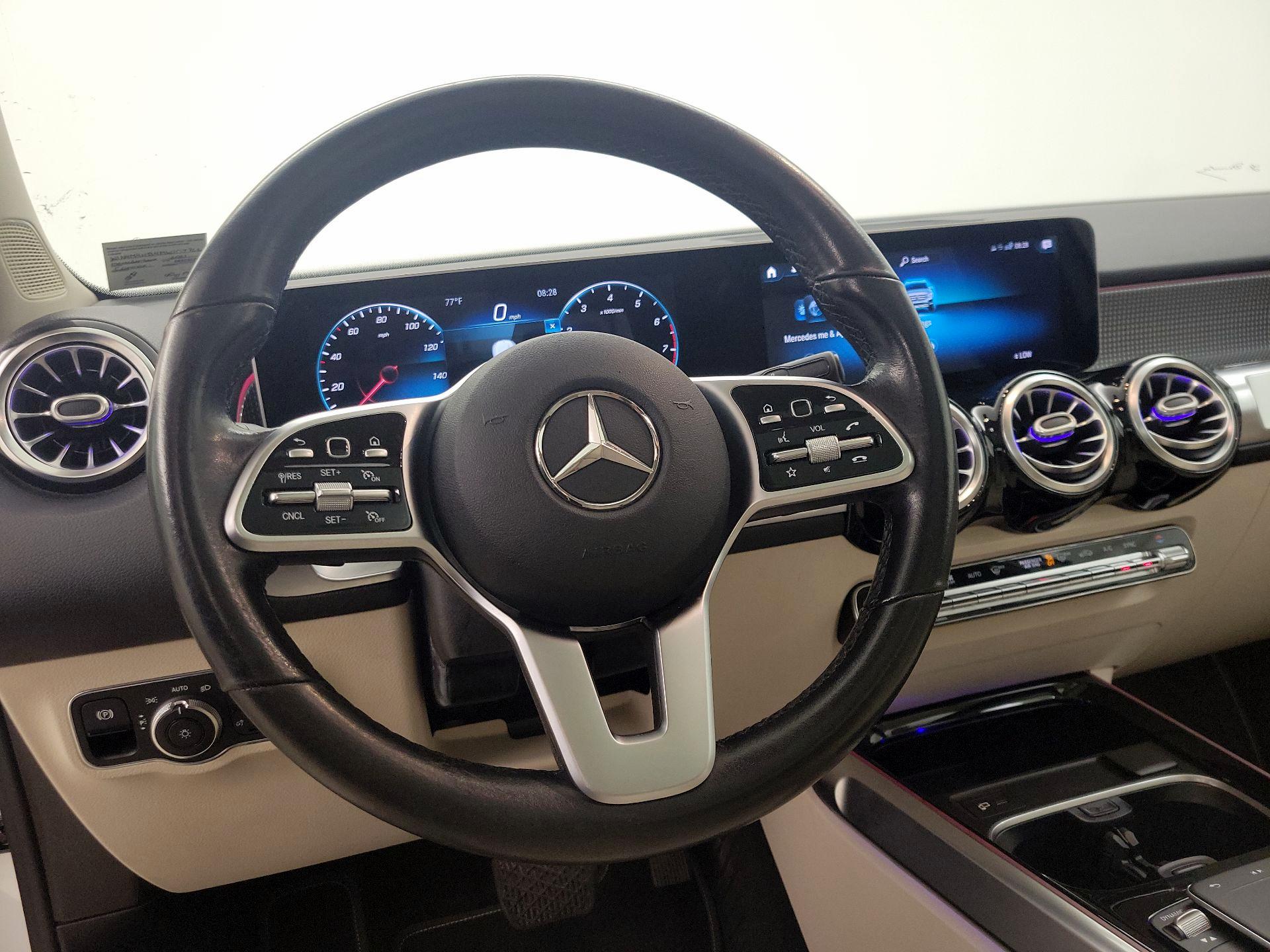 Thumbnail: 2021 Mercedes-Benz GLB - 10