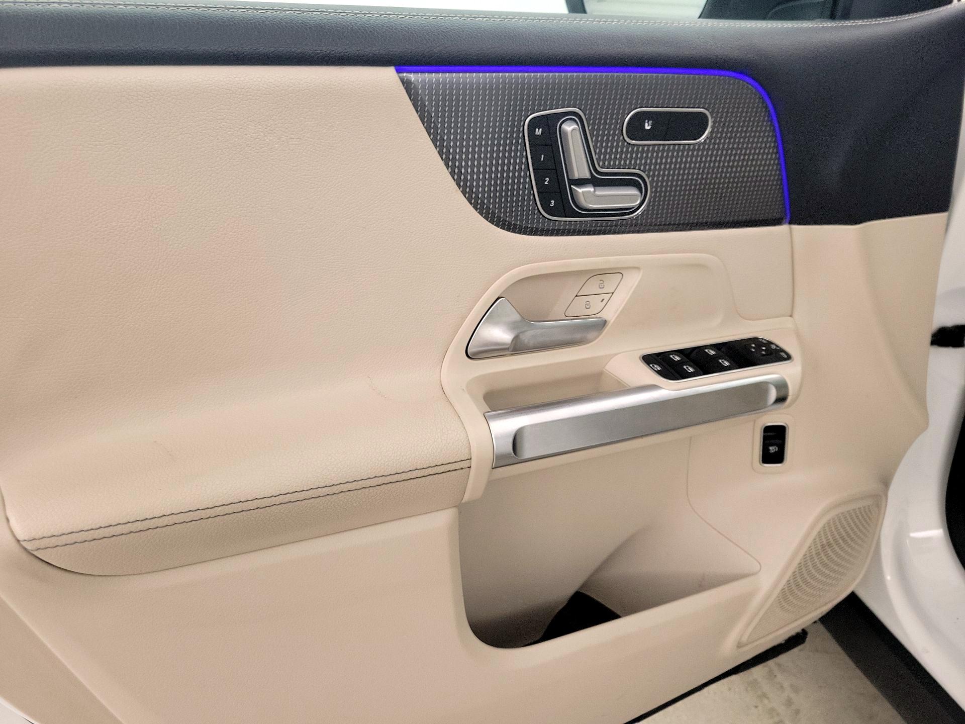 Thumbnail: 2021 Mercedes-Benz GLB - 12