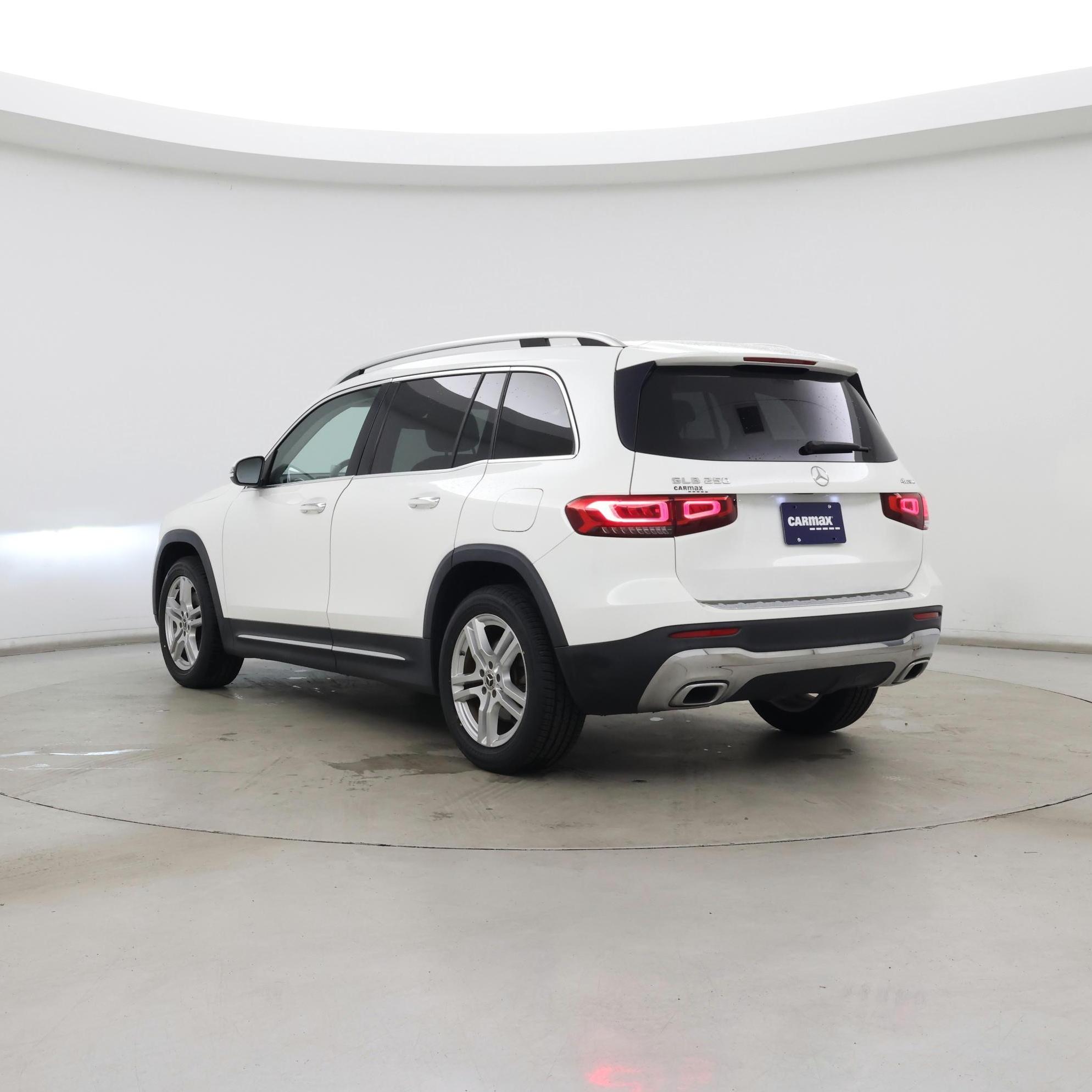 Thumbnail: 2021 Mercedes-Benz GLB - 2