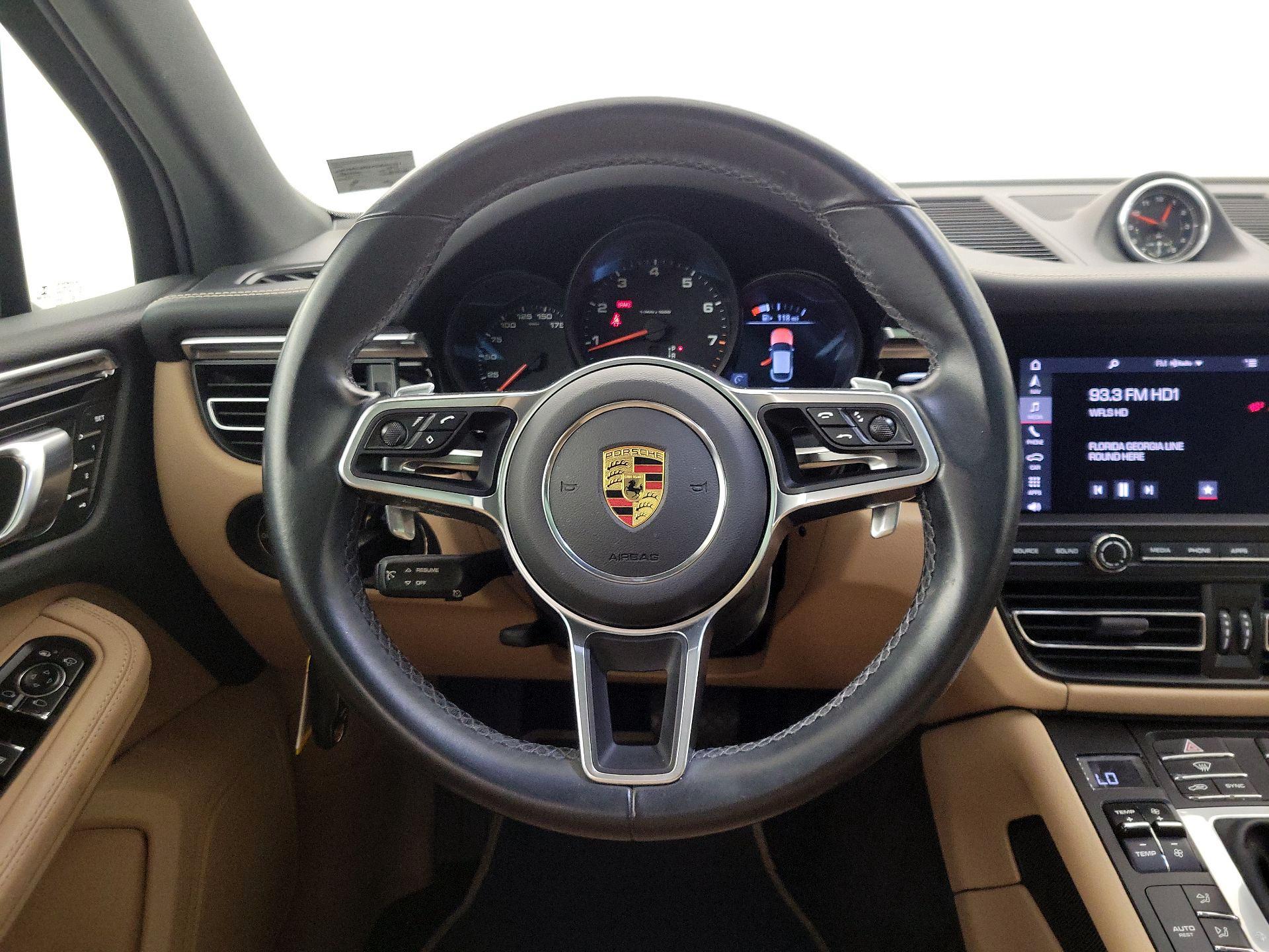 Thumbnail: 2021 Porsche Macan - 10