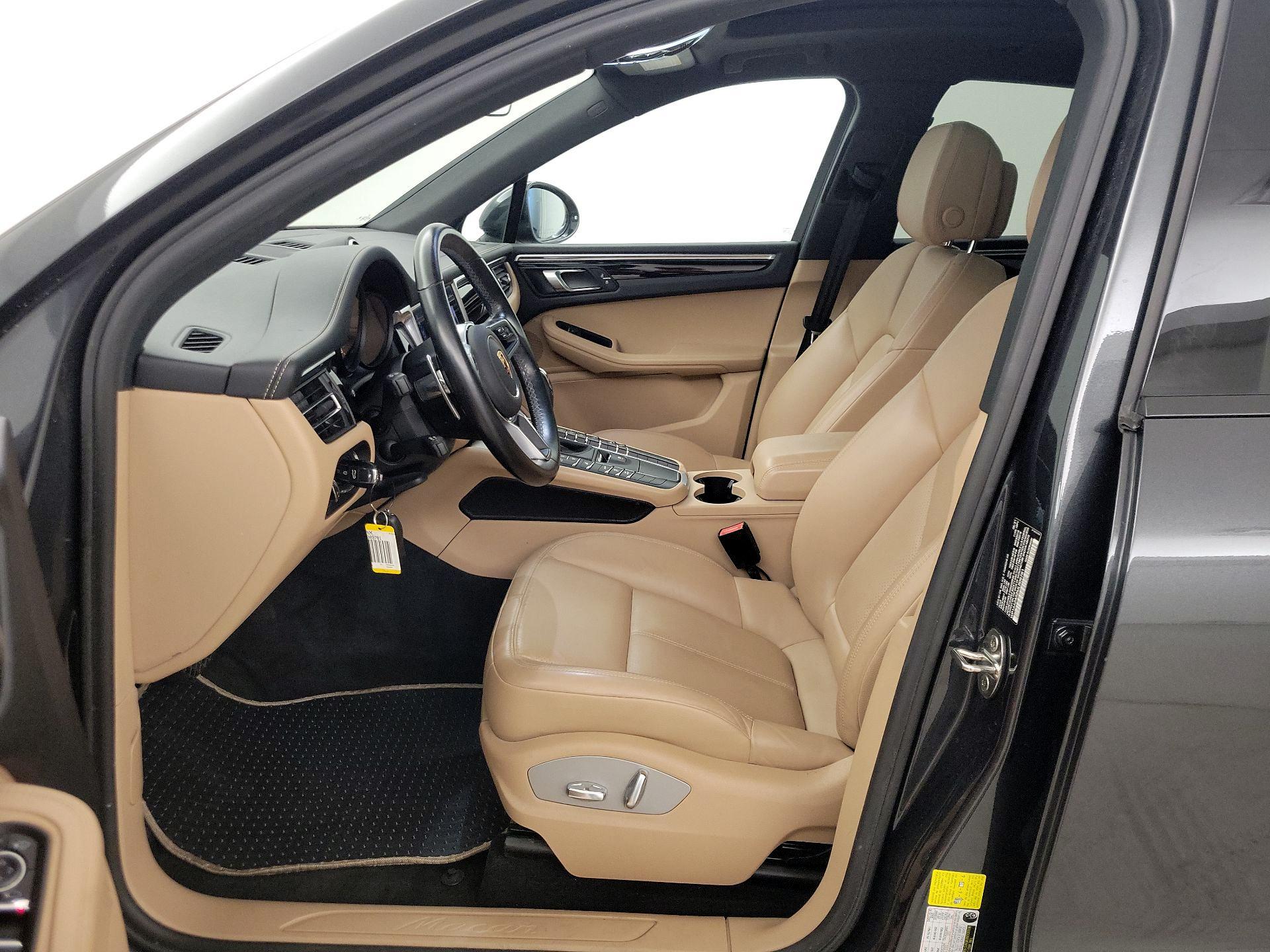 Thumbnail: 2021 Porsche Macan - 11