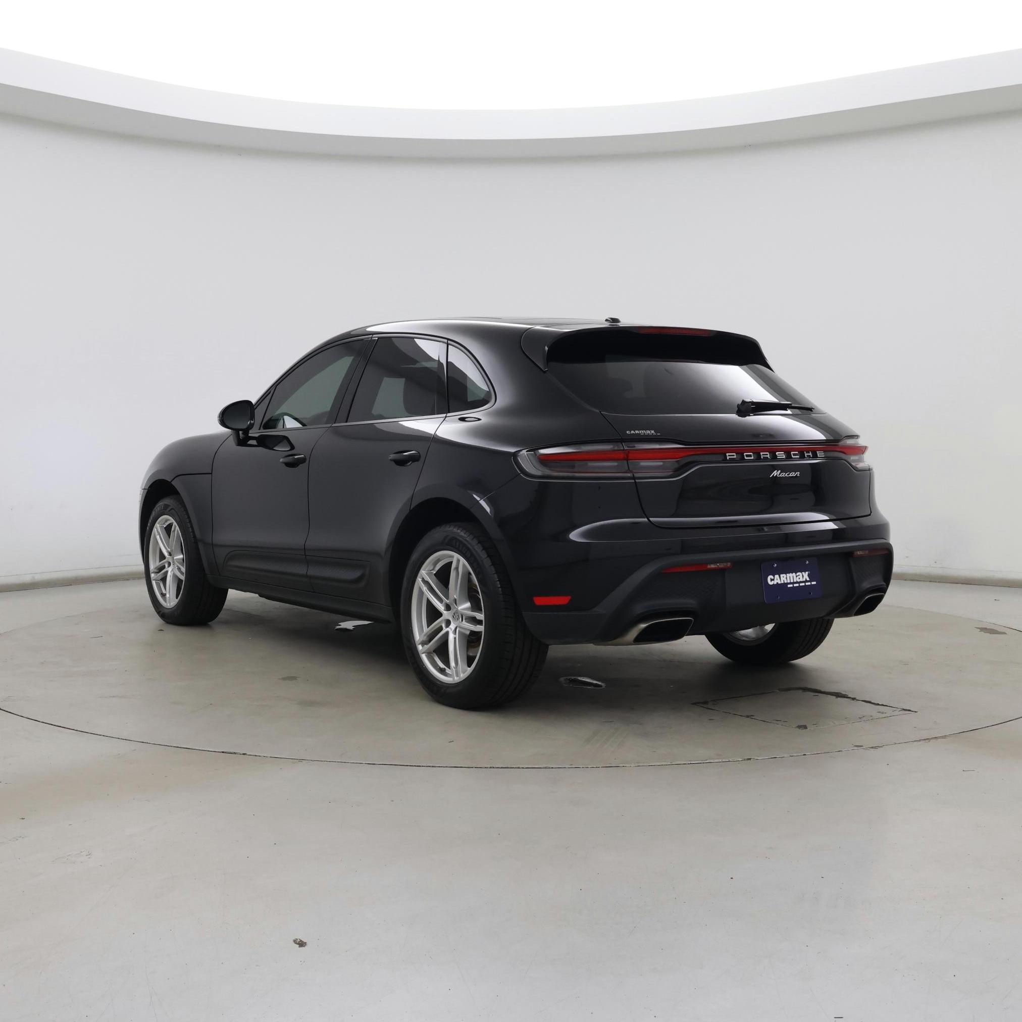 Thumbnail: 2022 Porsche Macan - 2