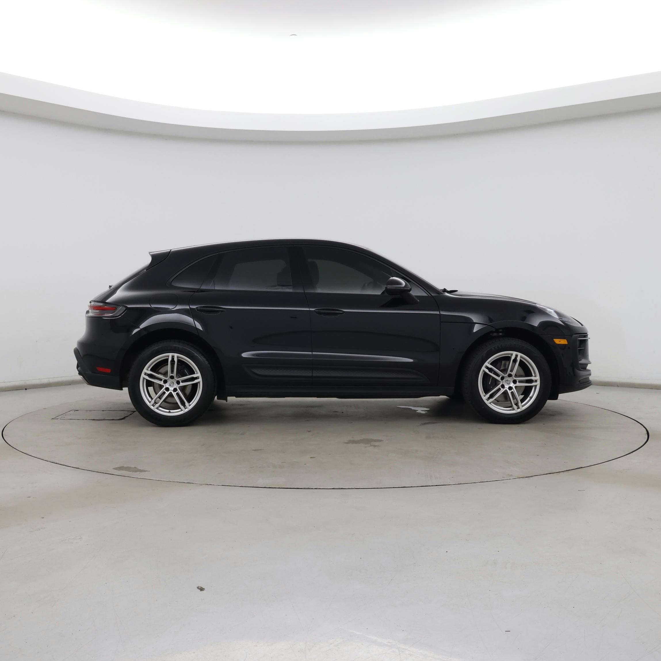 Thumbnail: 2022 Porsche Macan - 7