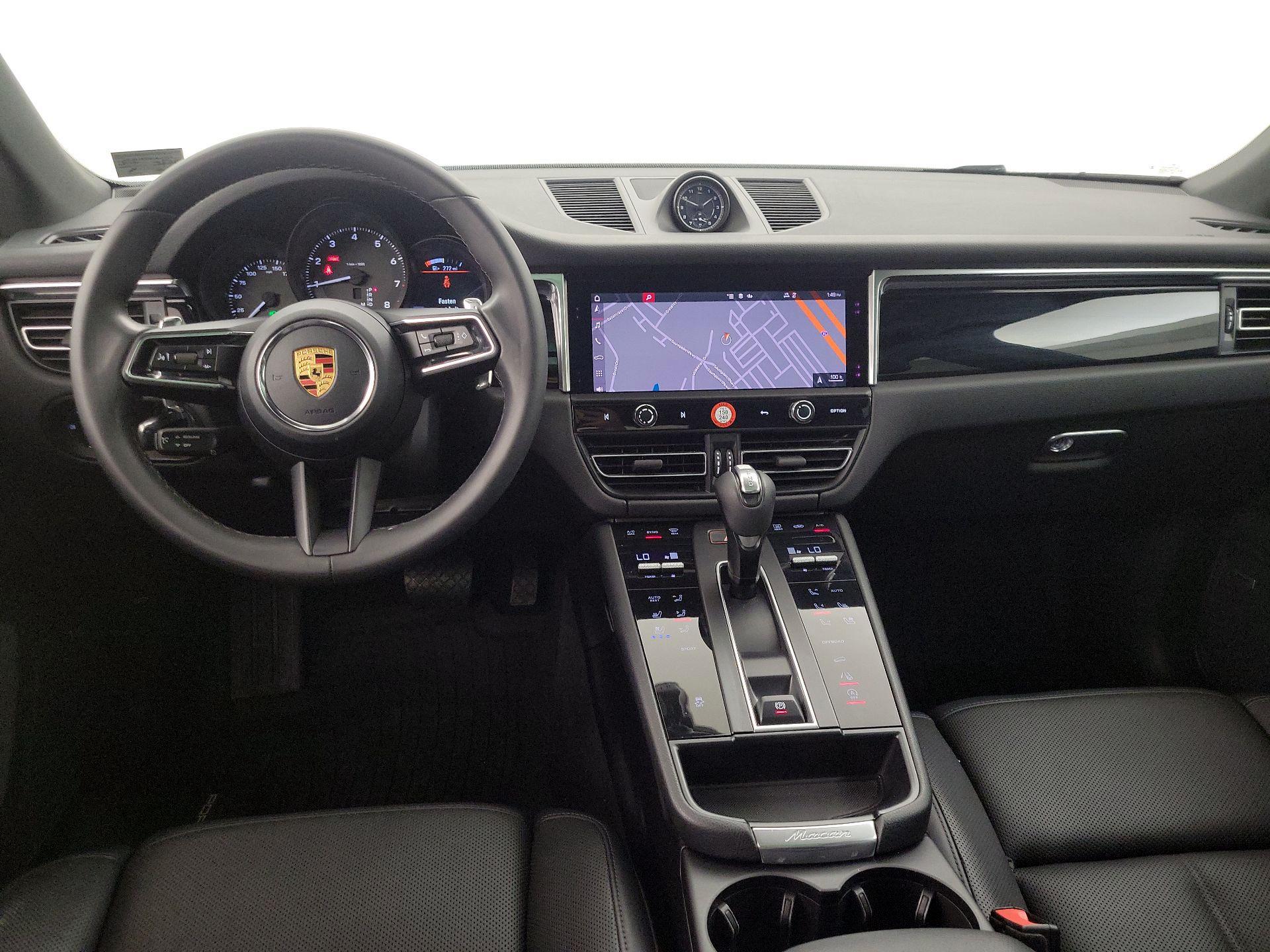 Thumbnail: 2022 Porsche Macan - 9