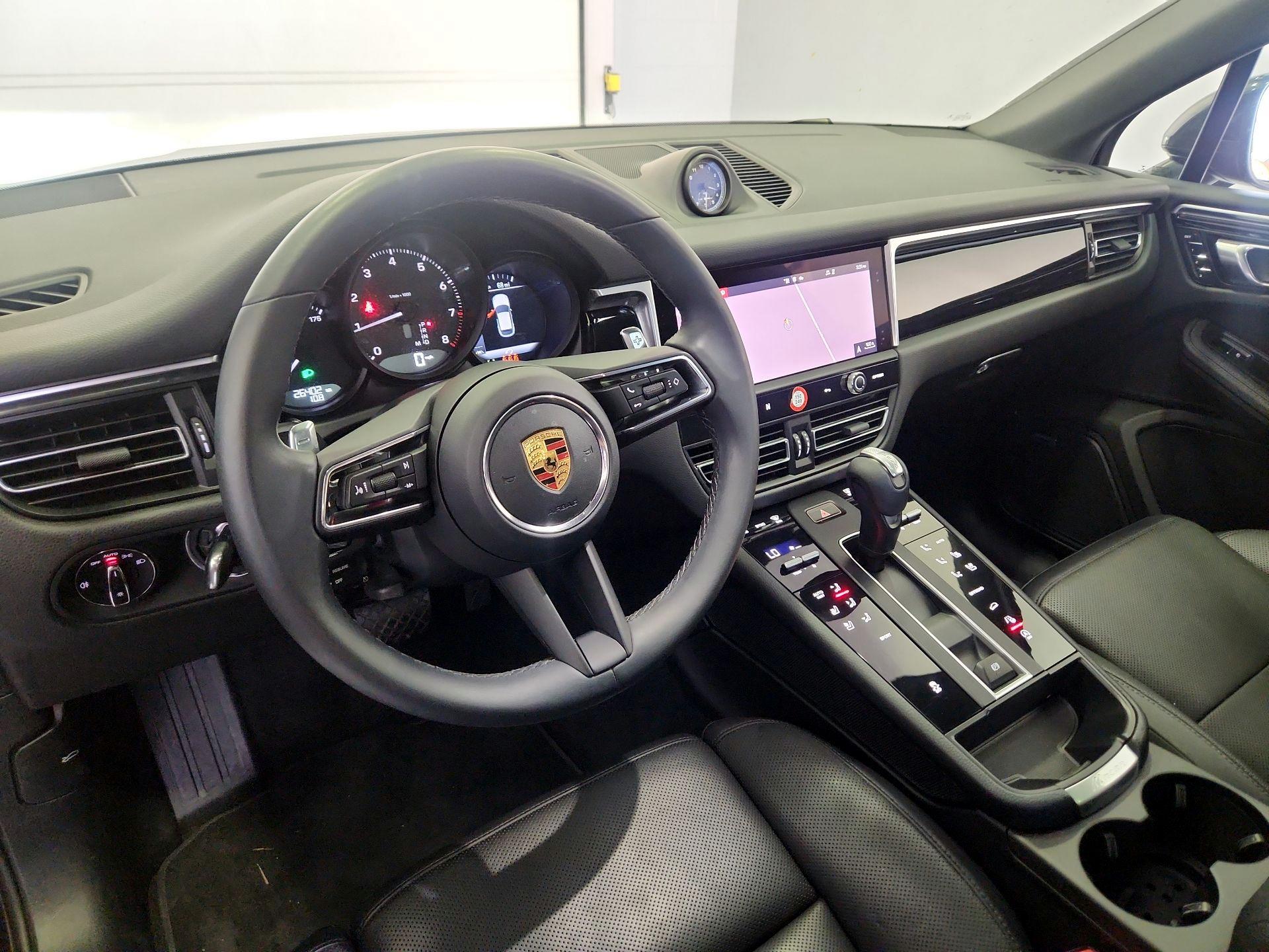 Thumbnail: 2022 Porsche Macan - 9