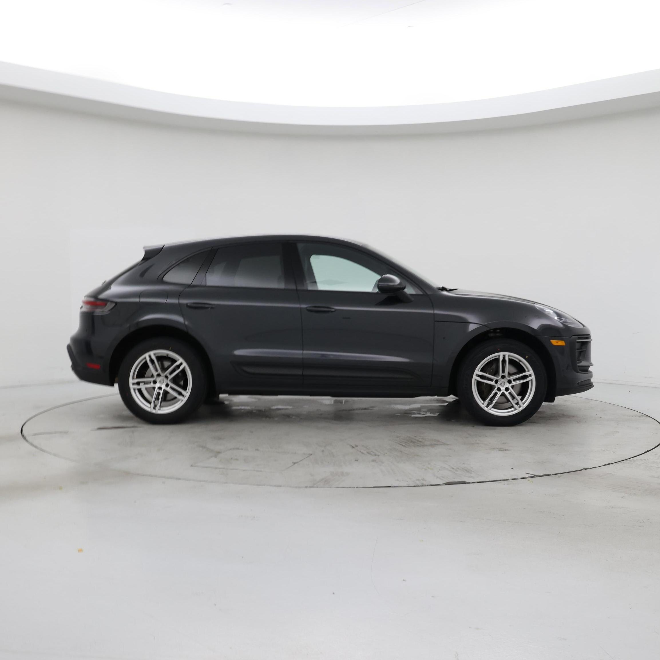 Thumbnail: 2022 Porsche Macan - 7
