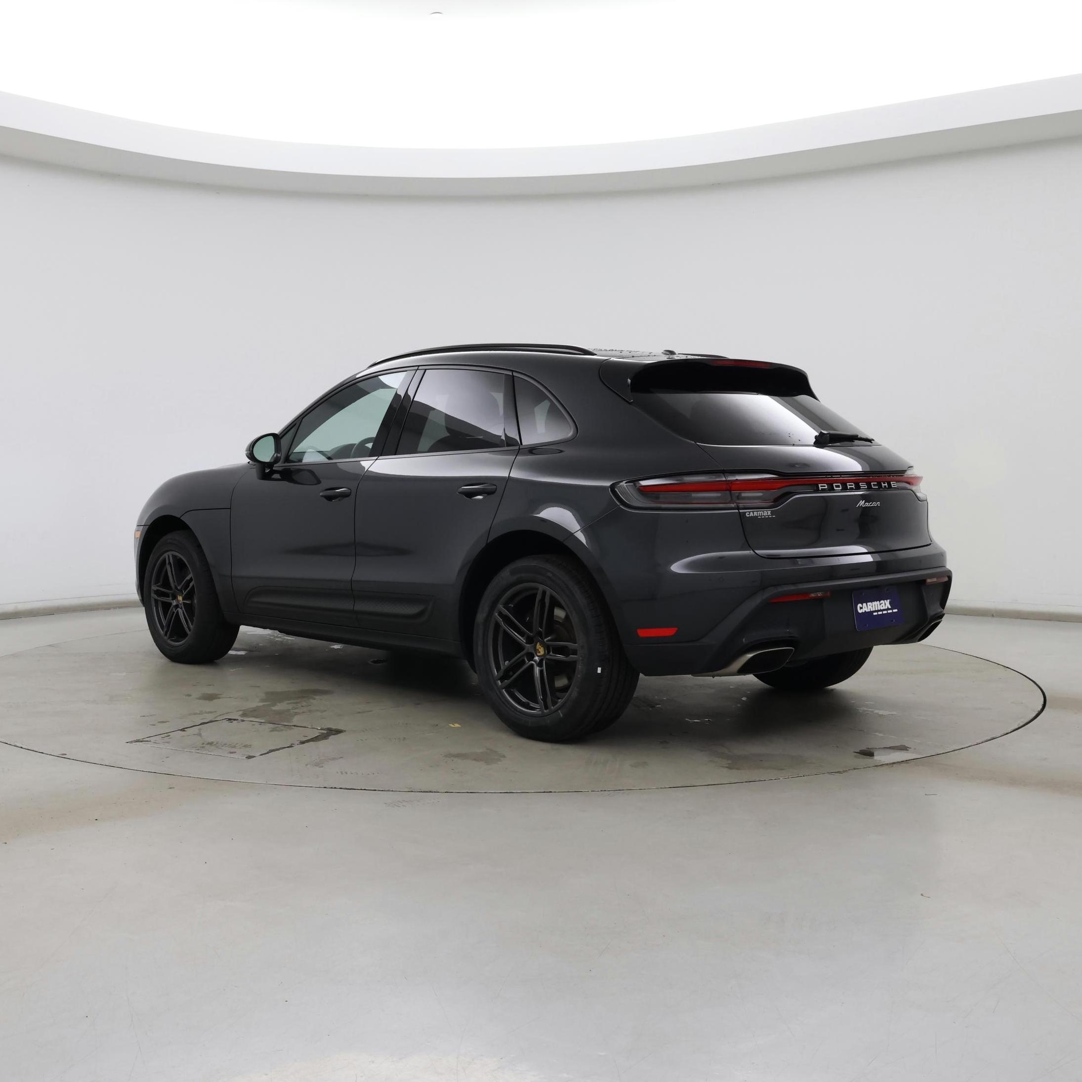 Thumbnail: 2022 Porsche Macan - 2