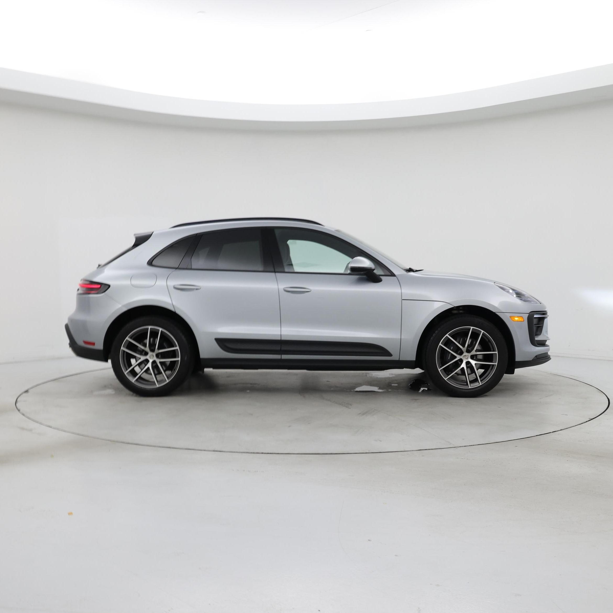 Thumbnail: 2022 Porsche Macan - 7