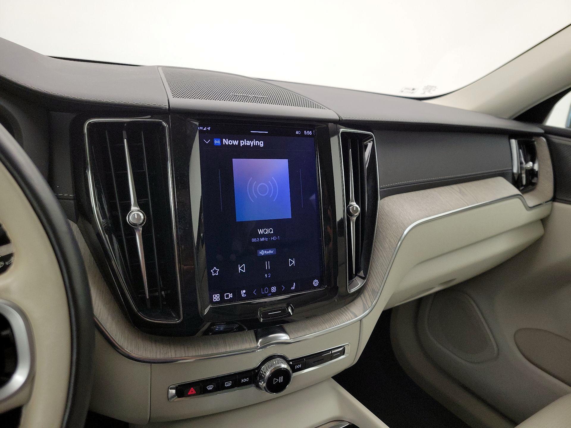 Thumbnail: 2022 Volvo XC60 - 16