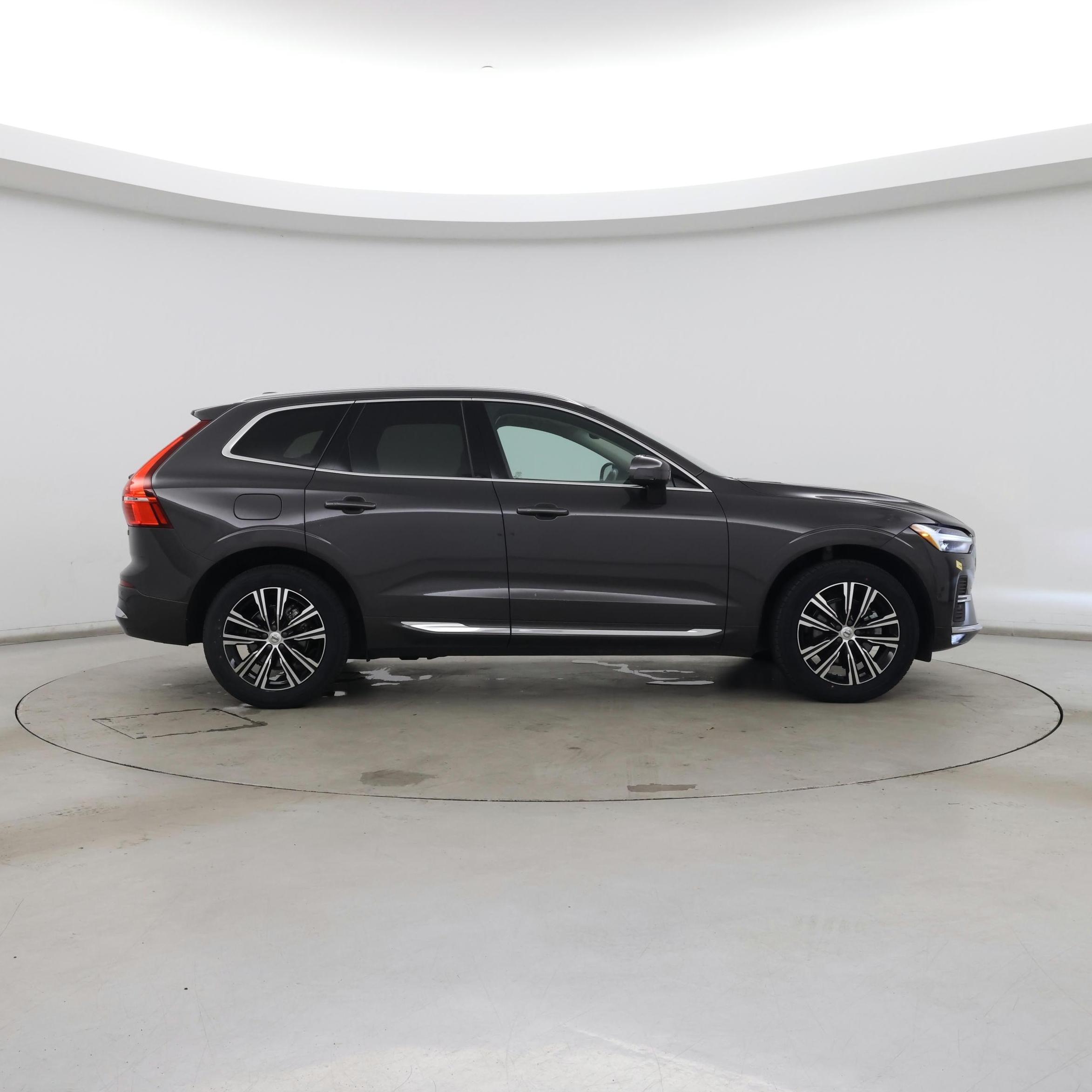 Thumbnail: 2022 Volvo XC60 - 7