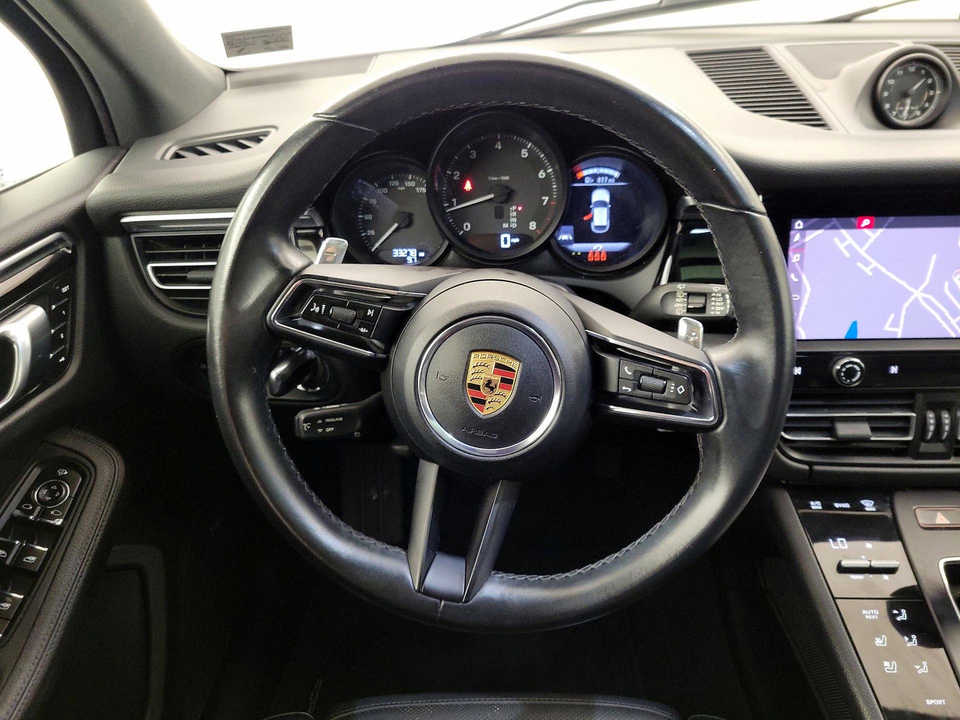 Thumbnail: 2022 Porsche Macan - 10
