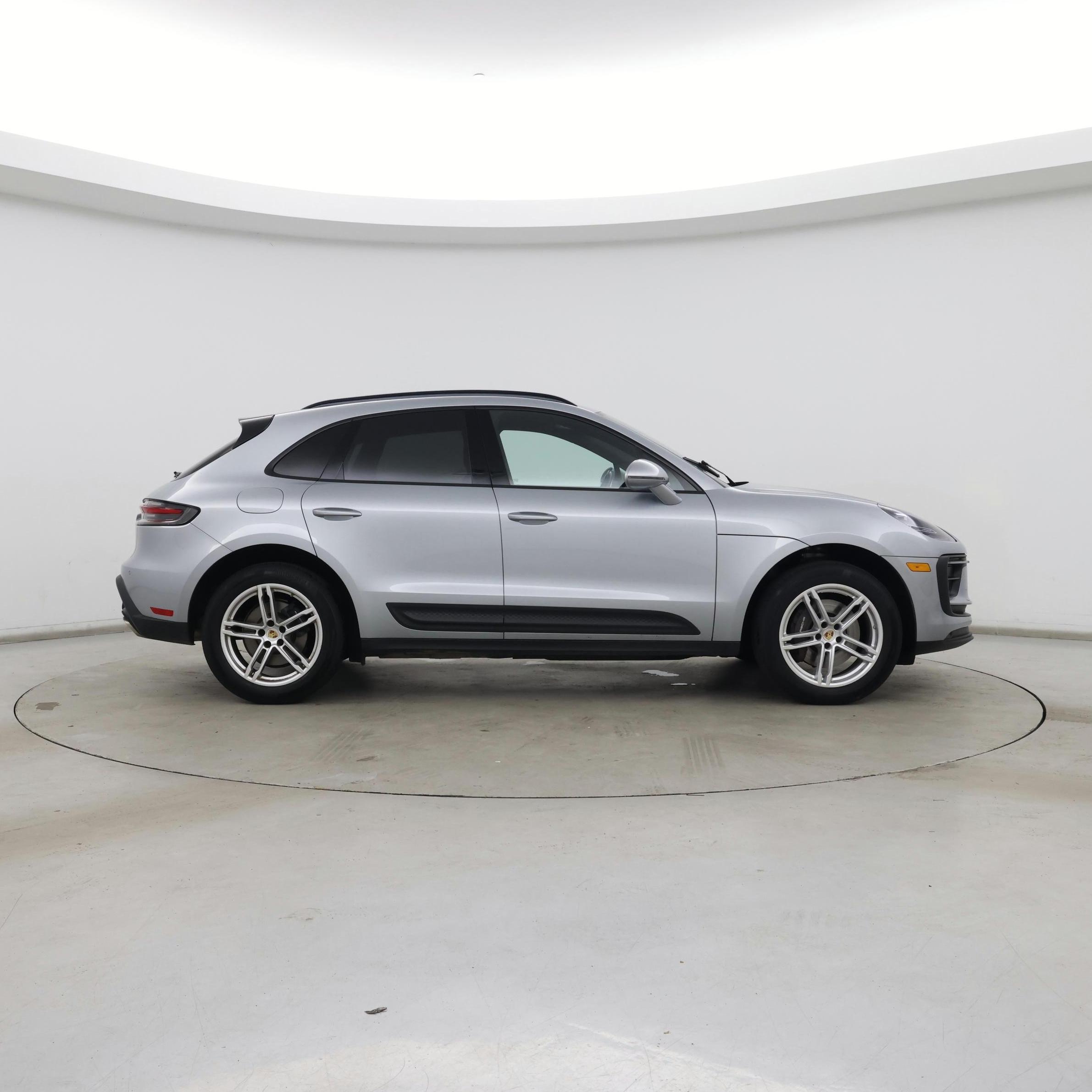 Thumbnail: 2022 Porsche Macan - 7