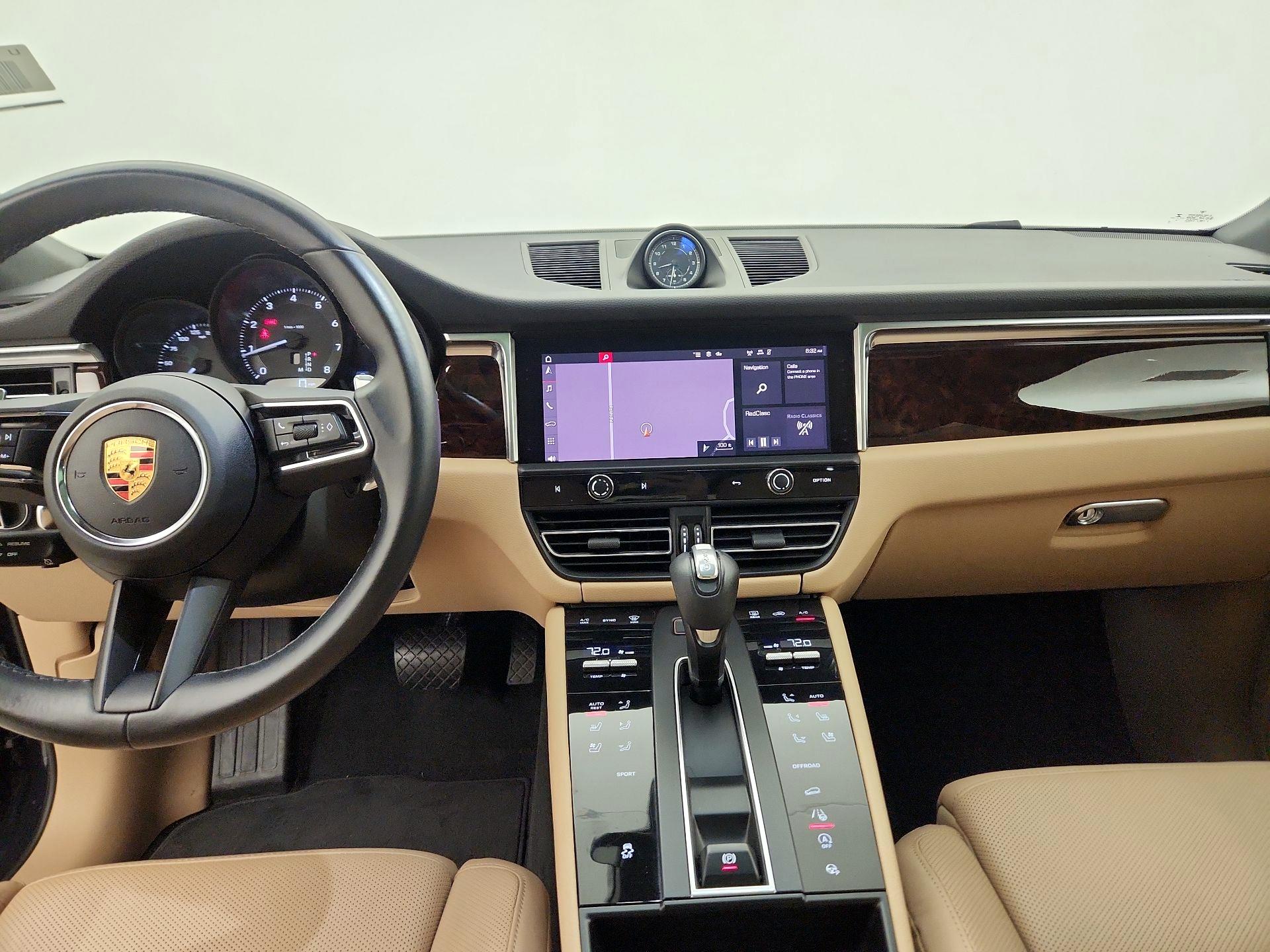 Thumbnail: 2022 Porsche Macan - 9