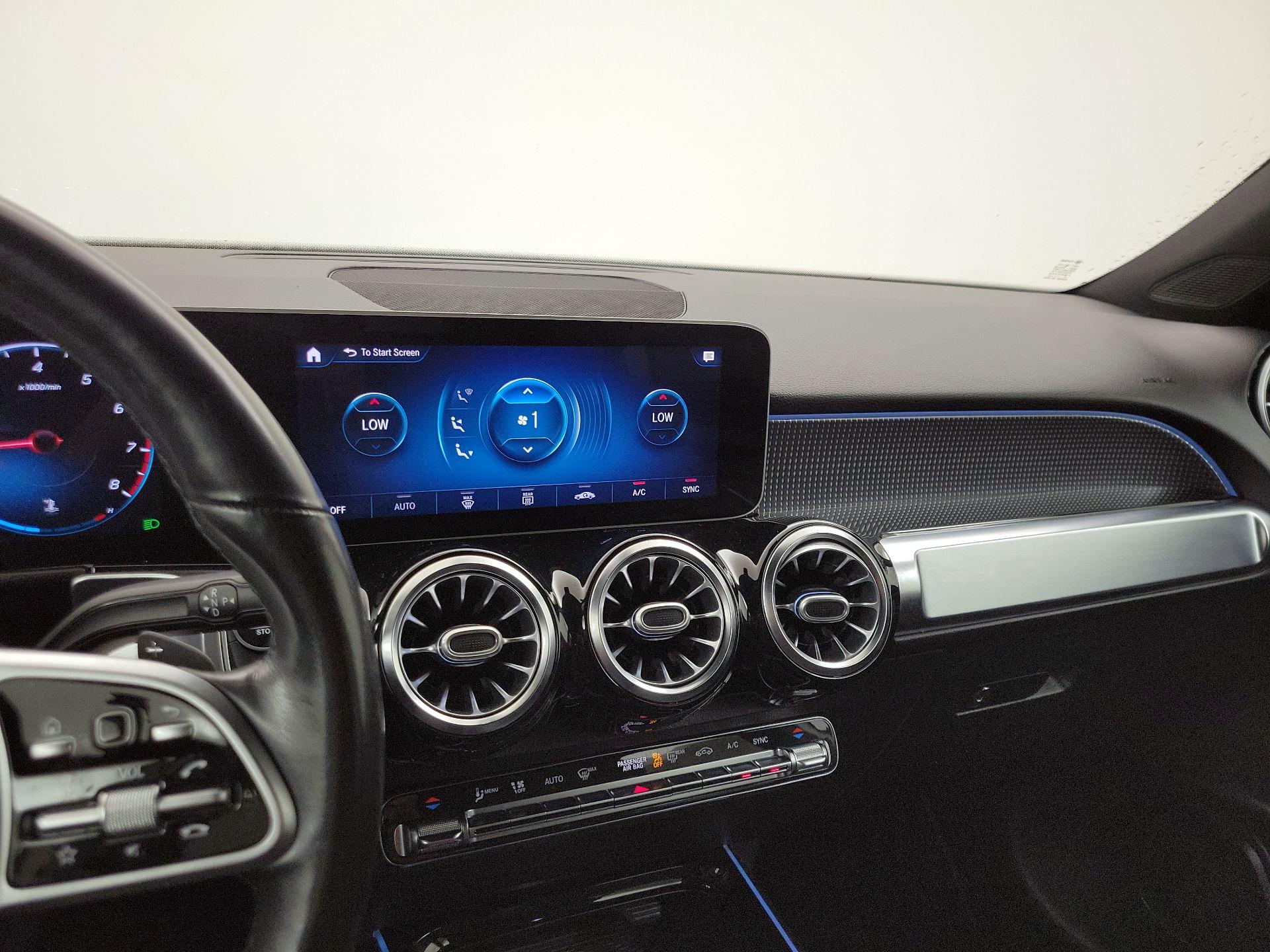 Thumbnail: 2021 Mercedes-Benz GLB - 16