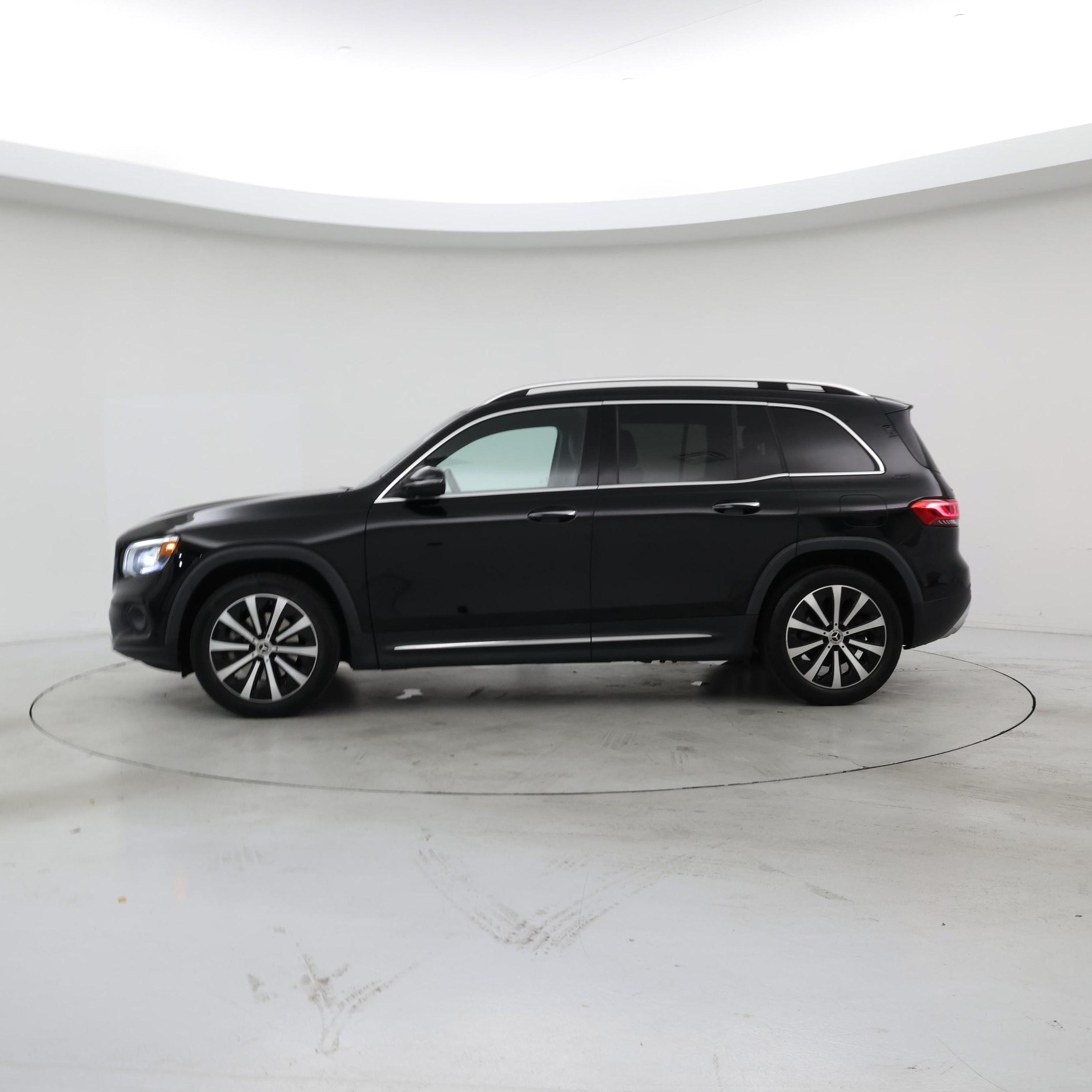 Thumbnail: 2021 Mercedes-Benz GLB - 3