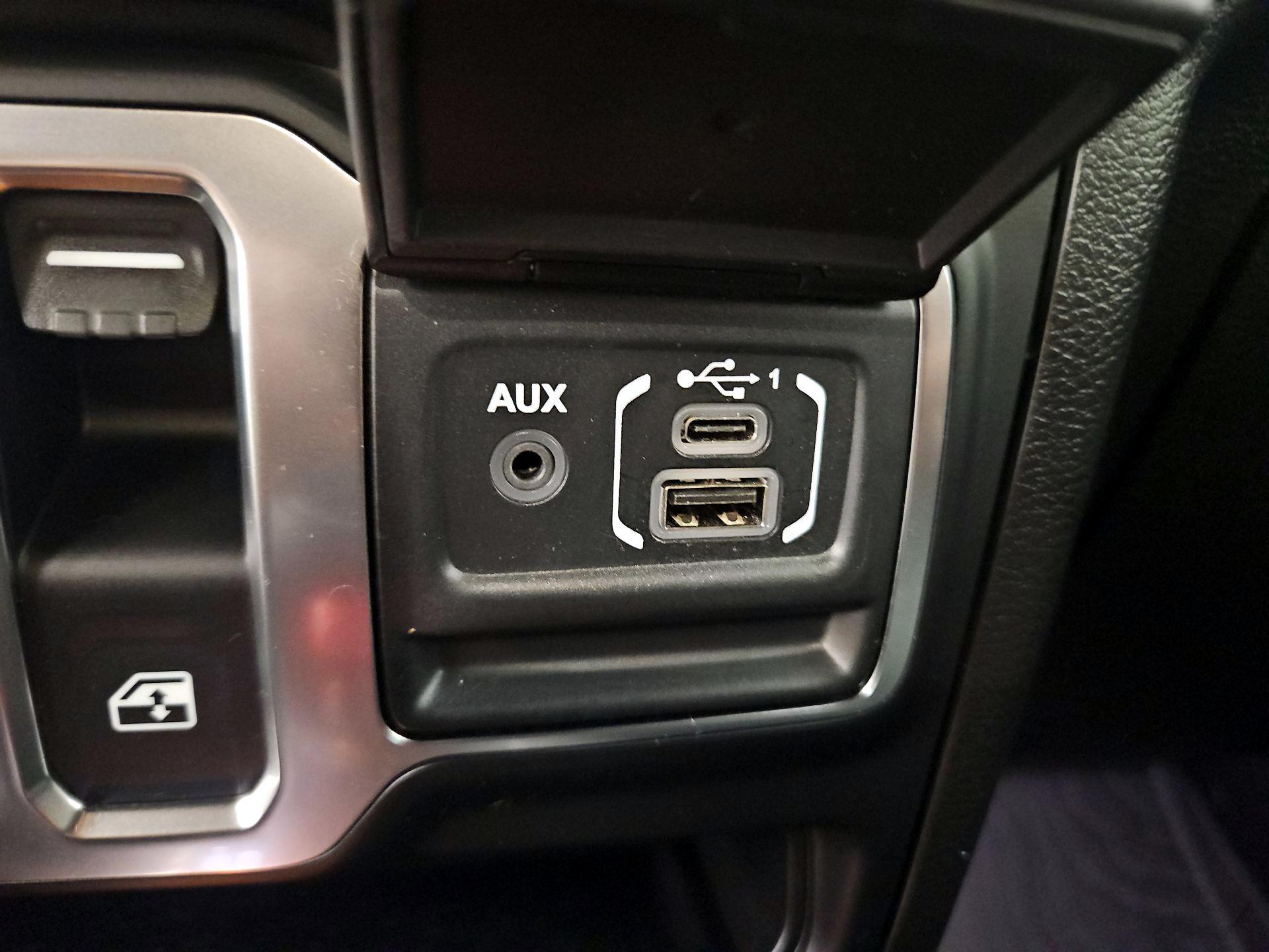 Thumbnail: 2020 Jeep Wrangler - 18