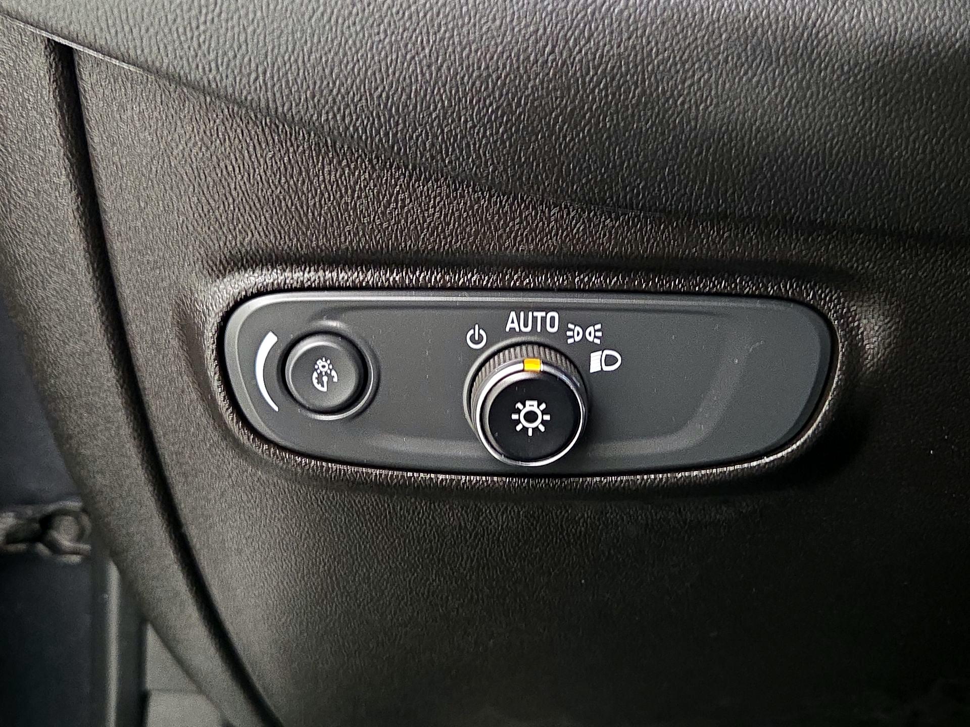 Thumbnail: 2022 Chevrolet Equinox - 13