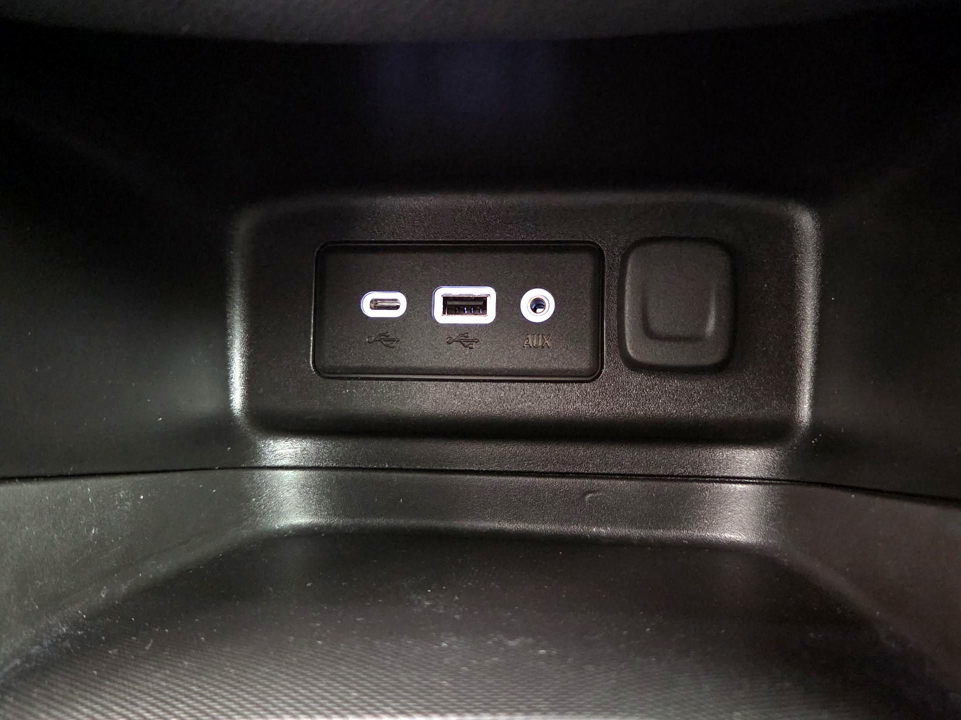 Thumbnail: 2022 Chevrolet Equinox - 18