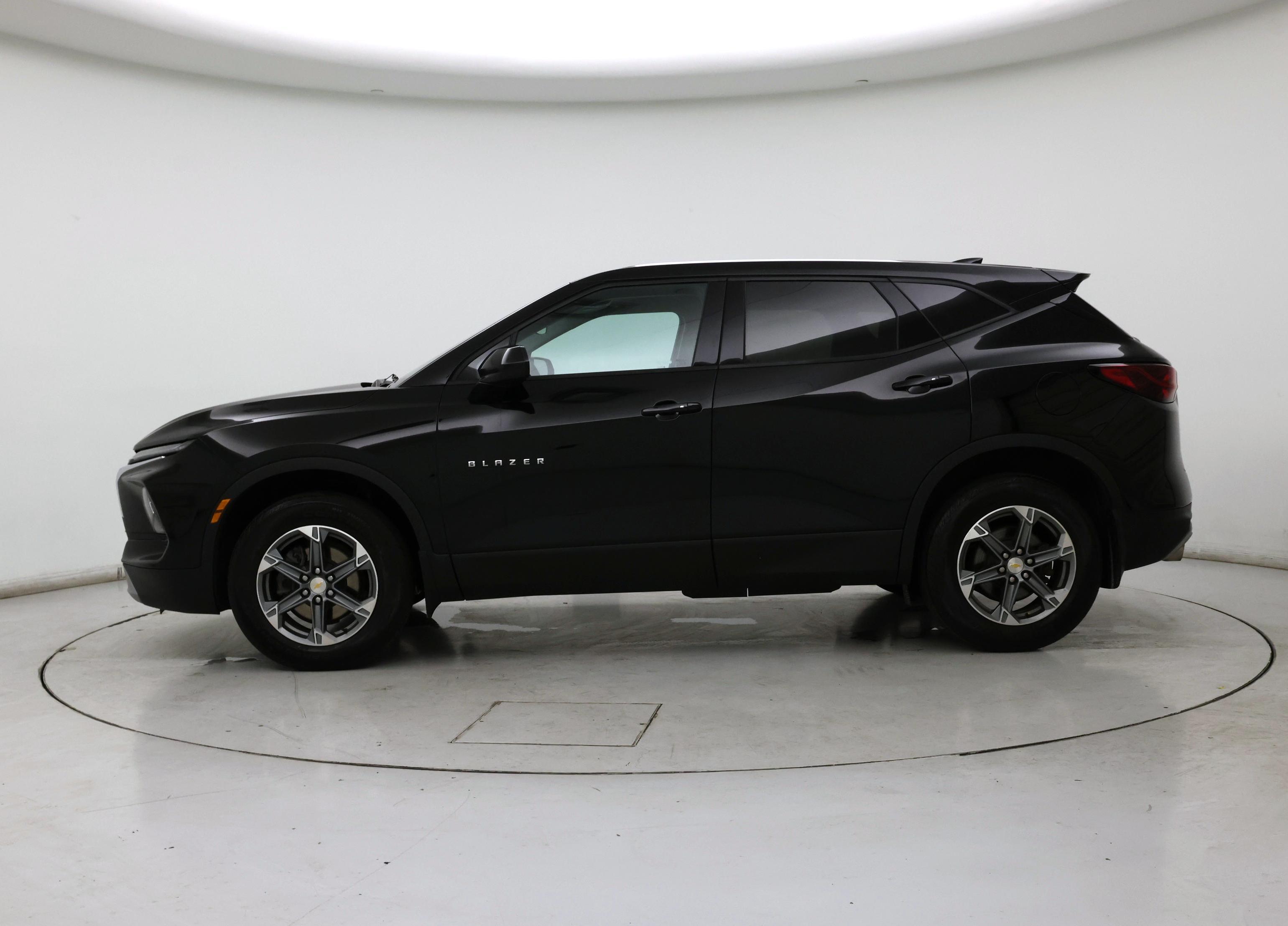 Thumbnail: 2023 Chevrolet Blazer - 3