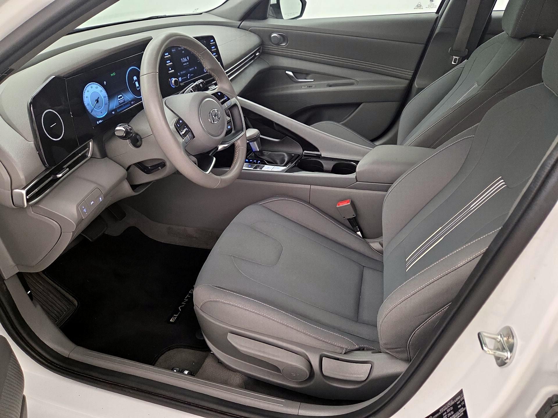 Thumbnail: 2022 Hyundai Elantra - 11