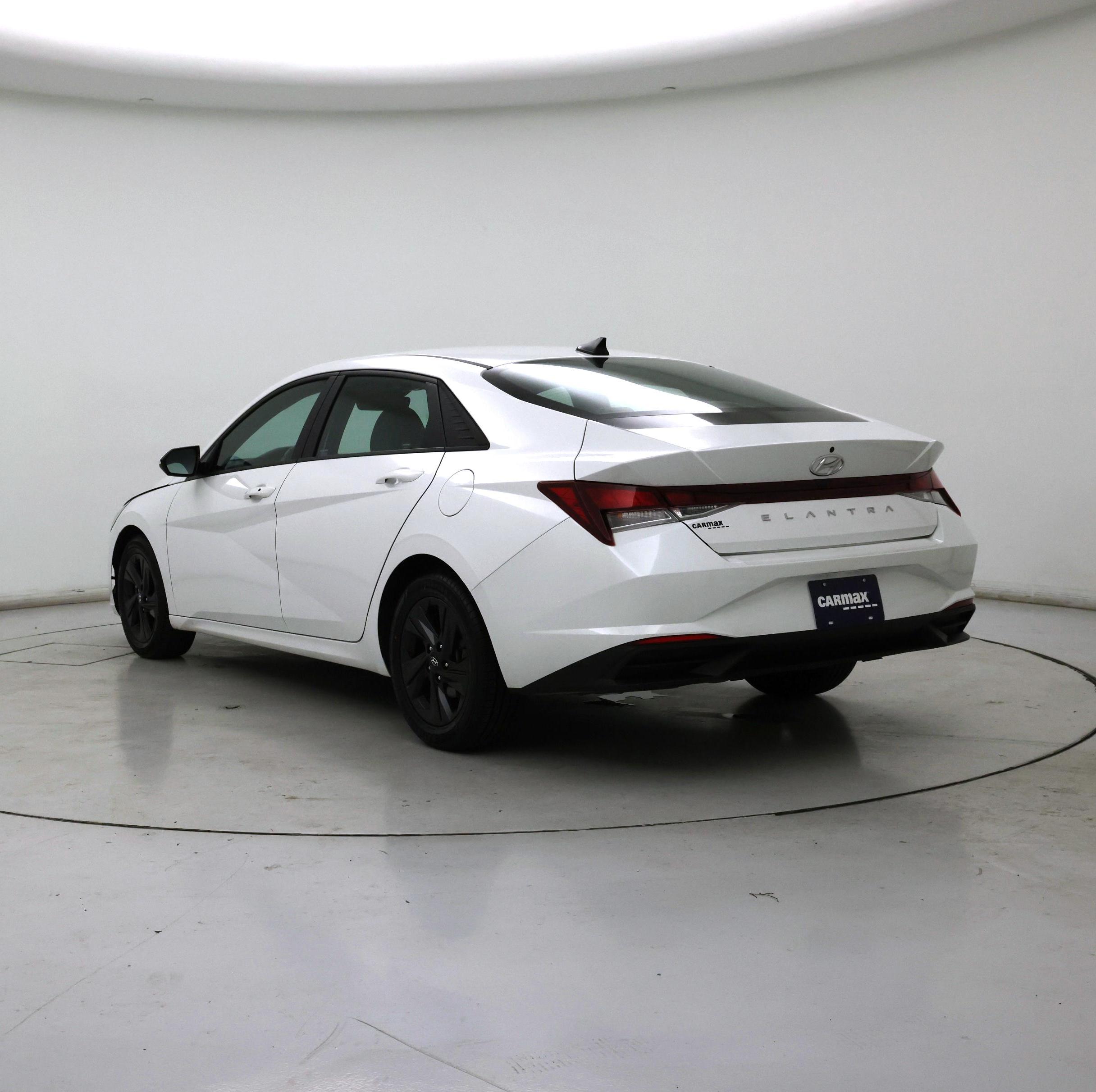 Thumbnail: 2022 Hyundai Elantra - 2