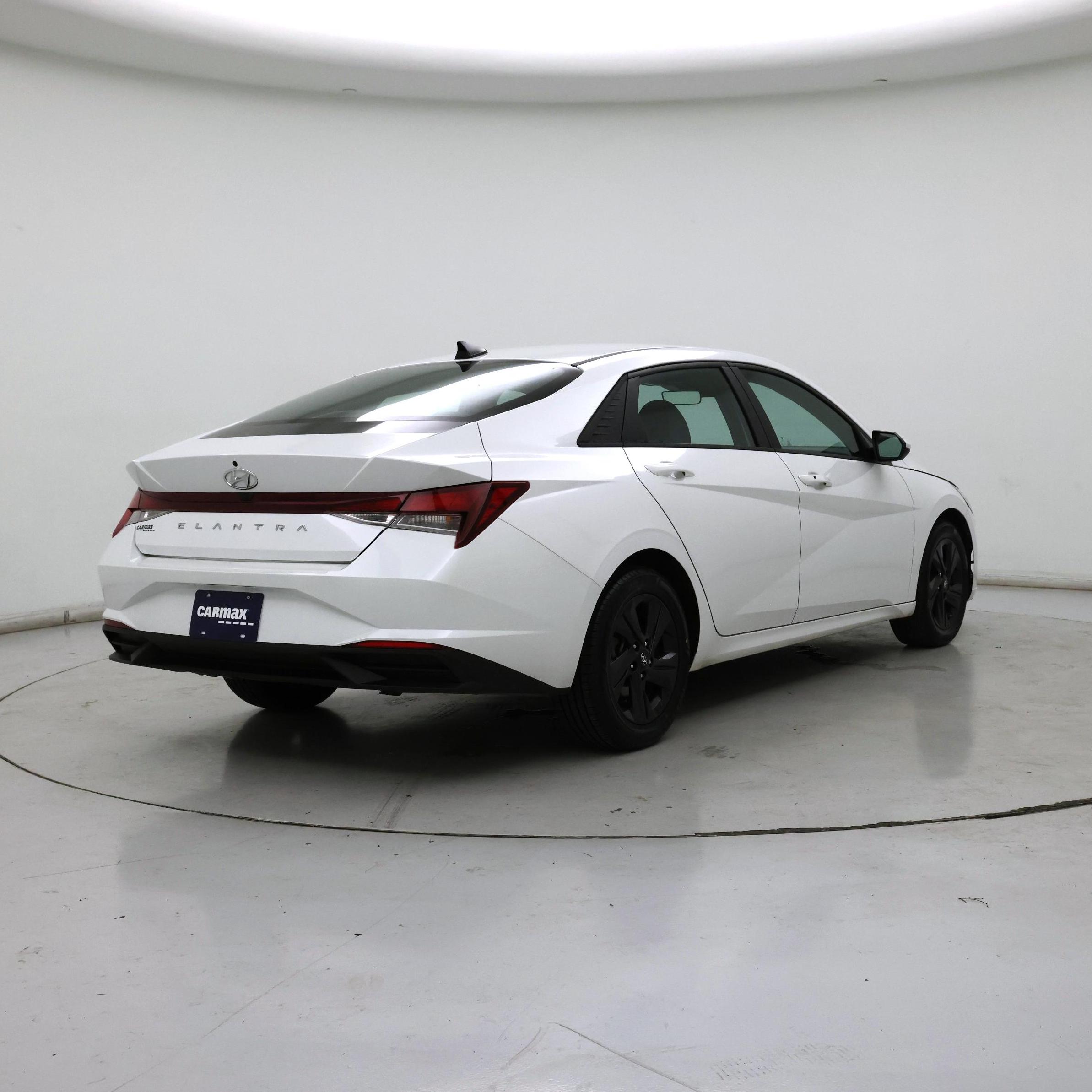 Thumbnail: 2022 Hyundai Elantra - 8