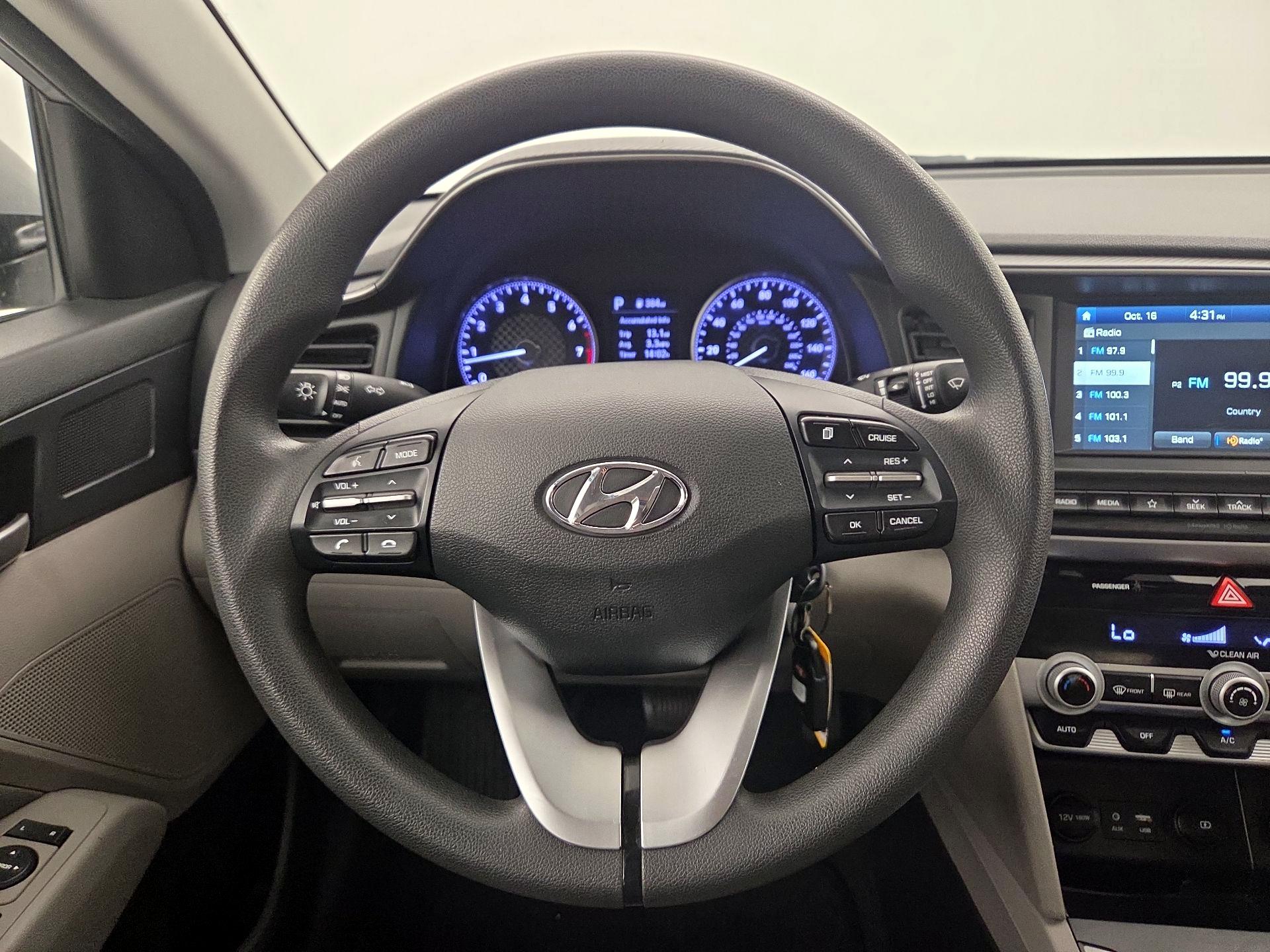 Thumbnail: 2020 Hyundai Elantra - 10